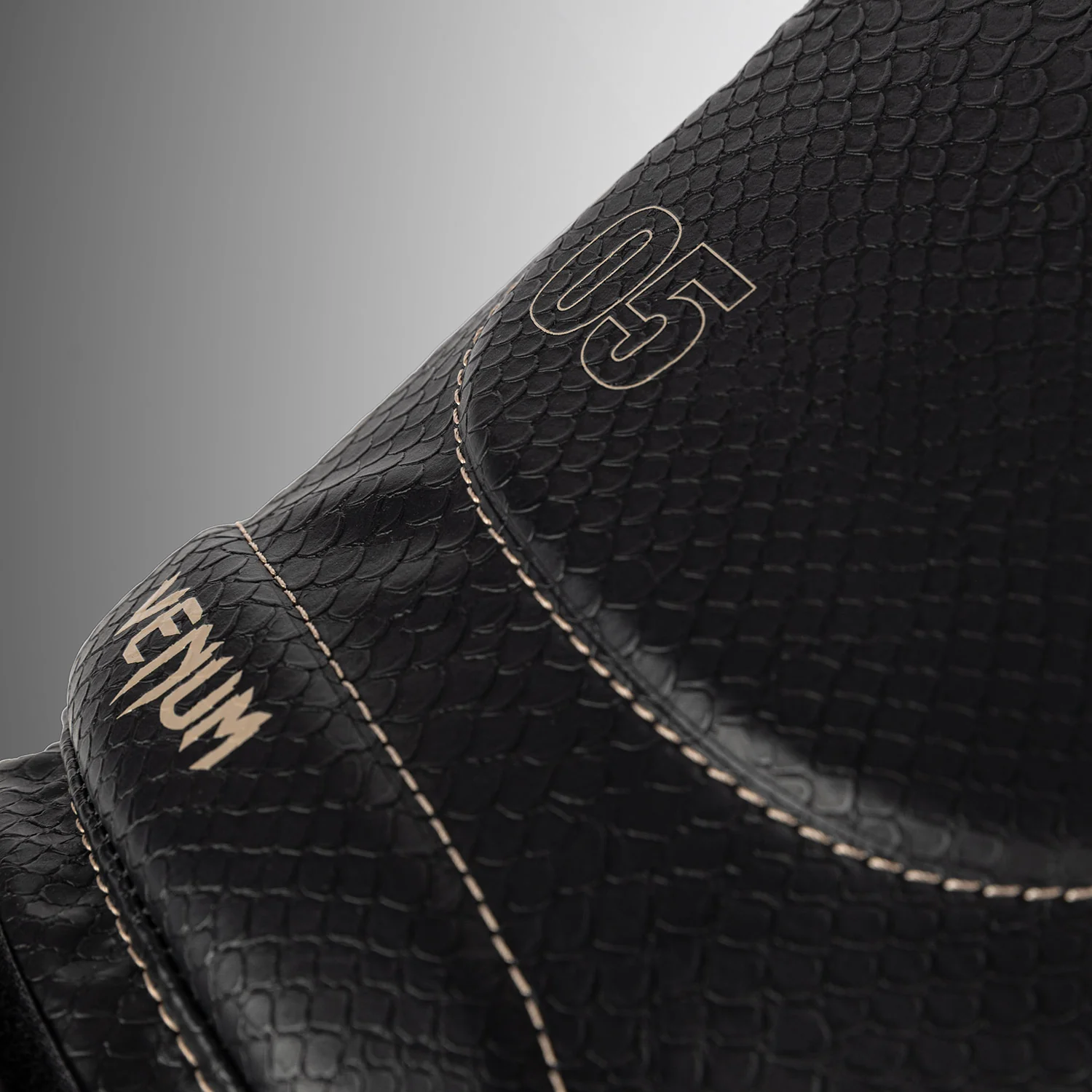 Venum Impact Evo Scales Guantes de Boxeo – Negro - Image 5