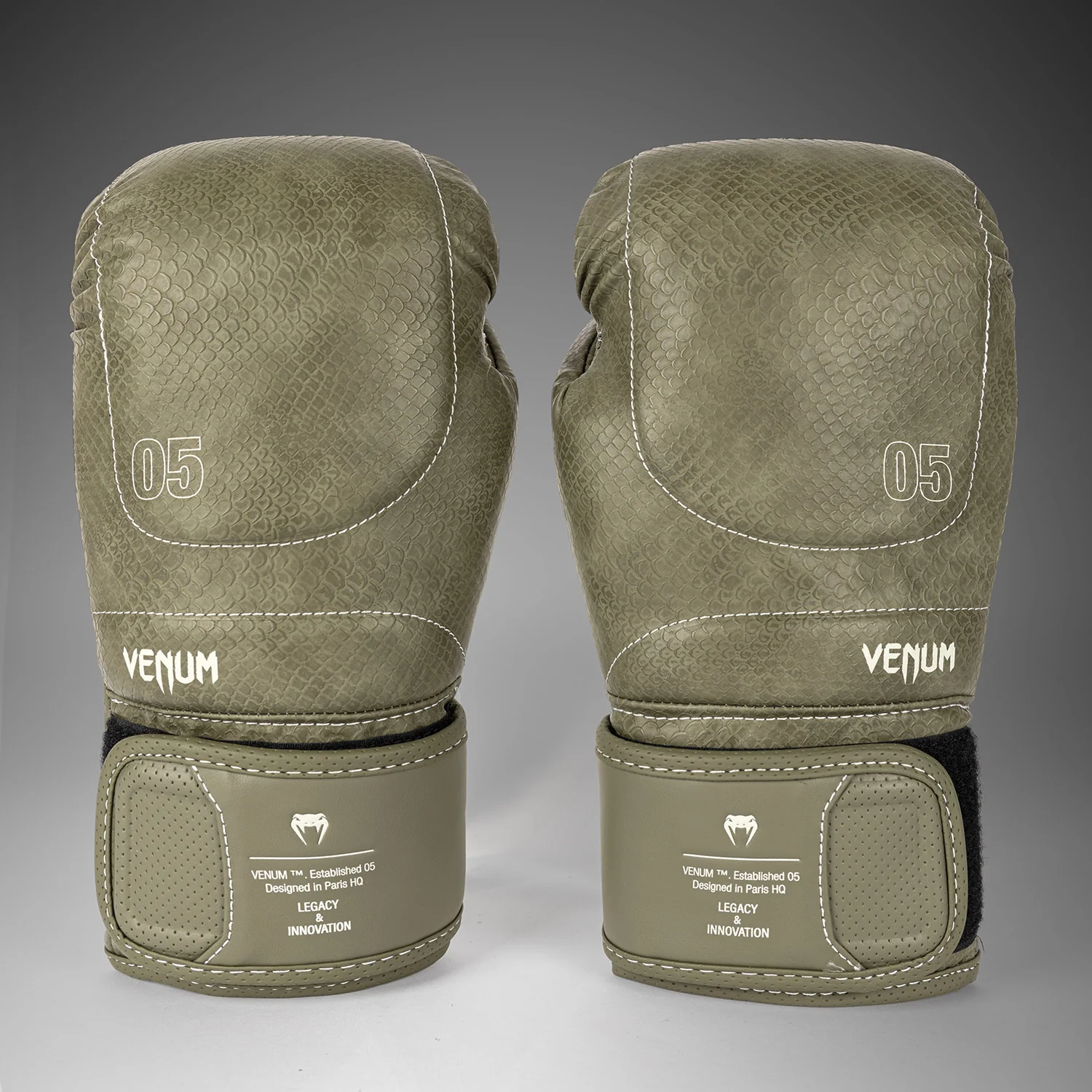 Venum Impact Evo Scales Guantes de Boxeo – Verde Ejército - Image 3