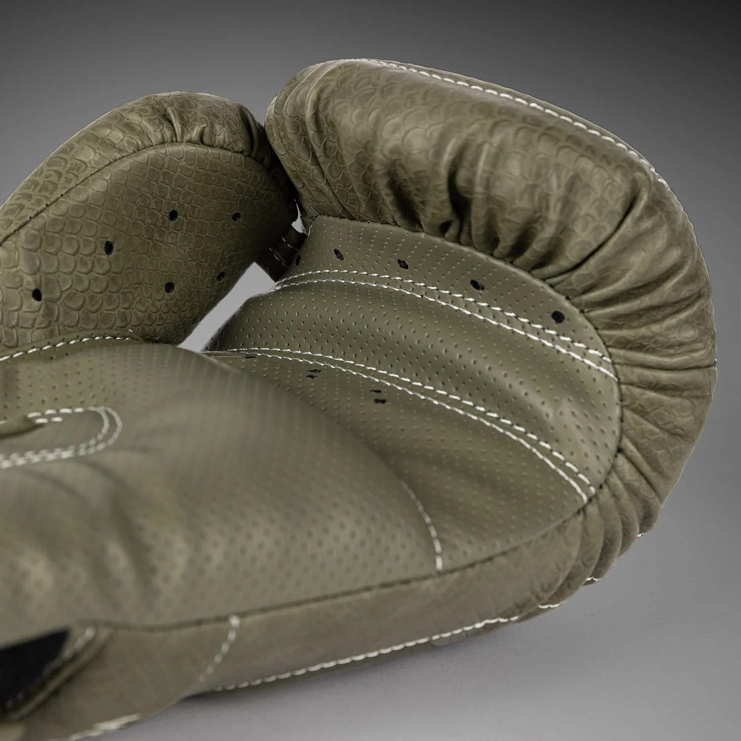 Venum Impact Evo Scales Guantes de Boxeo – Verde Ejército - Image 7
