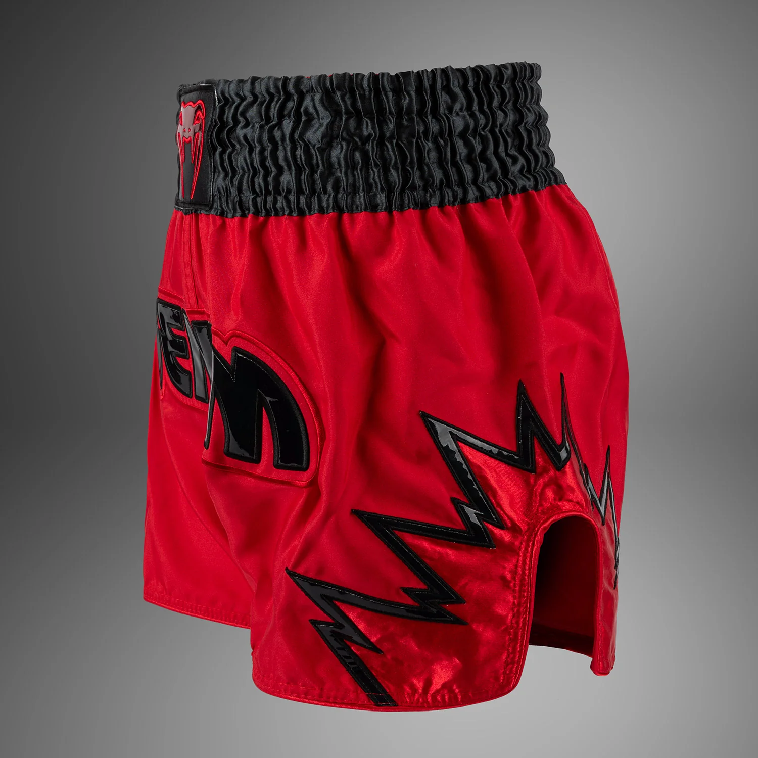 Venum Inferno Pantalones Cortos de Muay Thai - Rojo/Gris Carbón/Negro - Image 4
