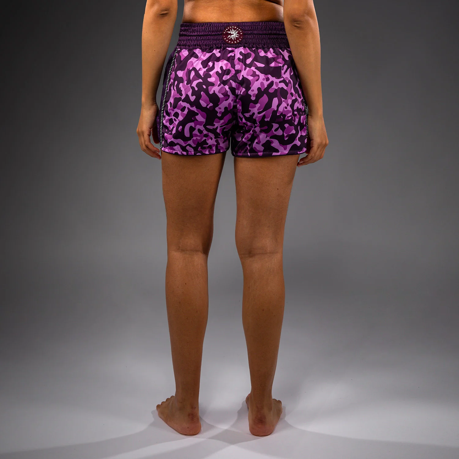 Venum Iris Pantalones Cortos de Muay Thai - Ciruela/Rosa - Image 2