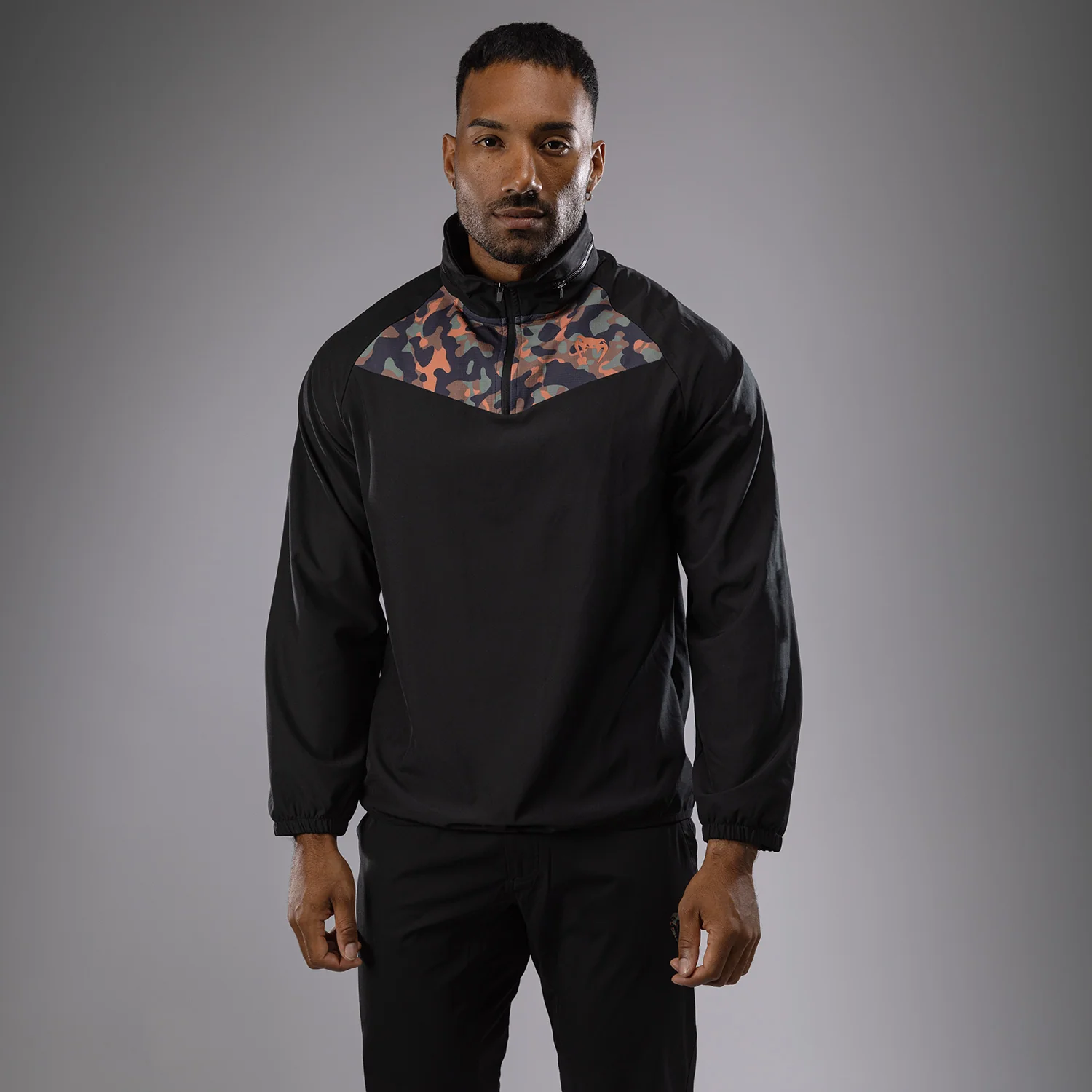 Venum Jungle Ops Chaqueta de chándal para hombre - Negro/Camuflaje Canyon
