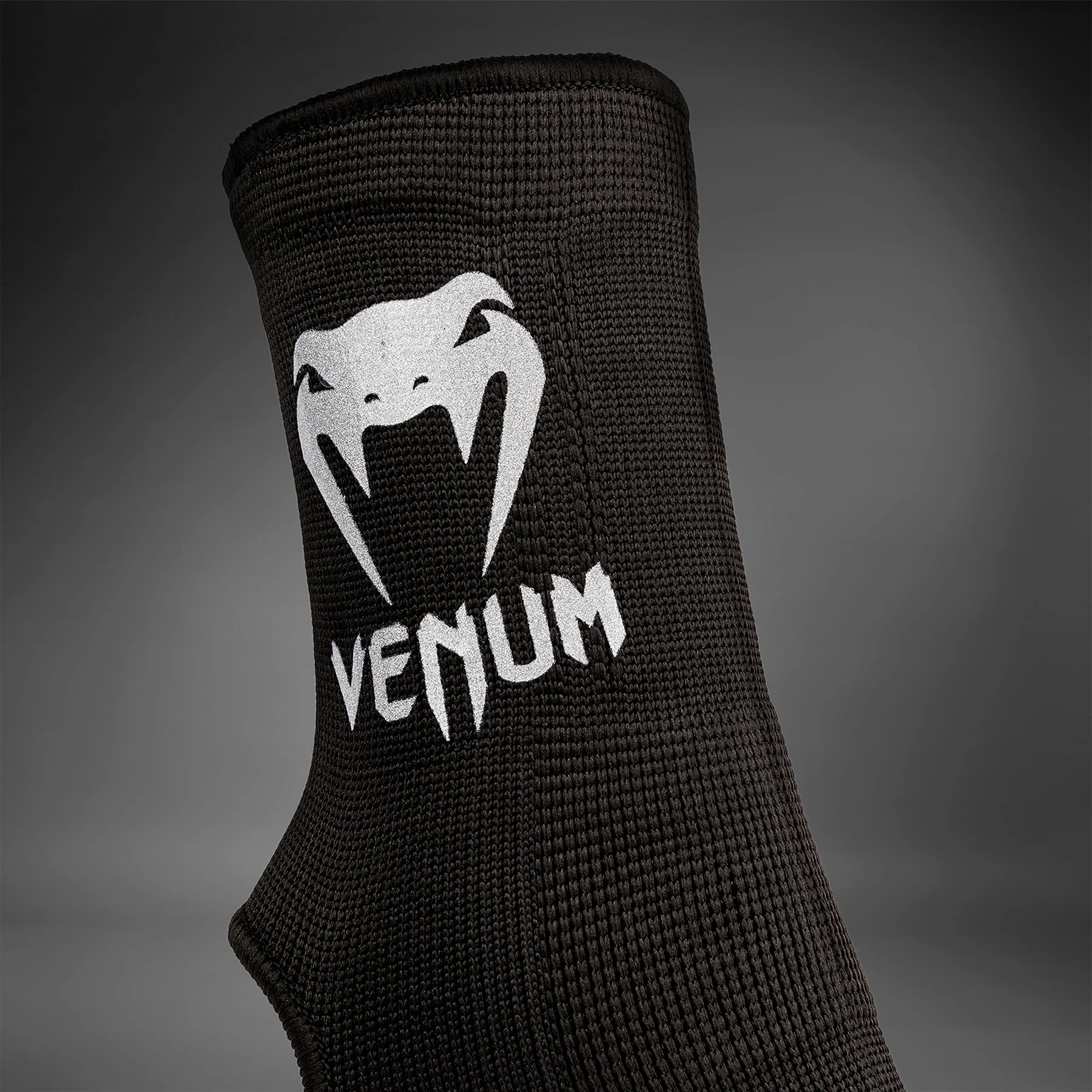 Venum Kontact Protectores de Tobillo - Negro/Plata - Image 4