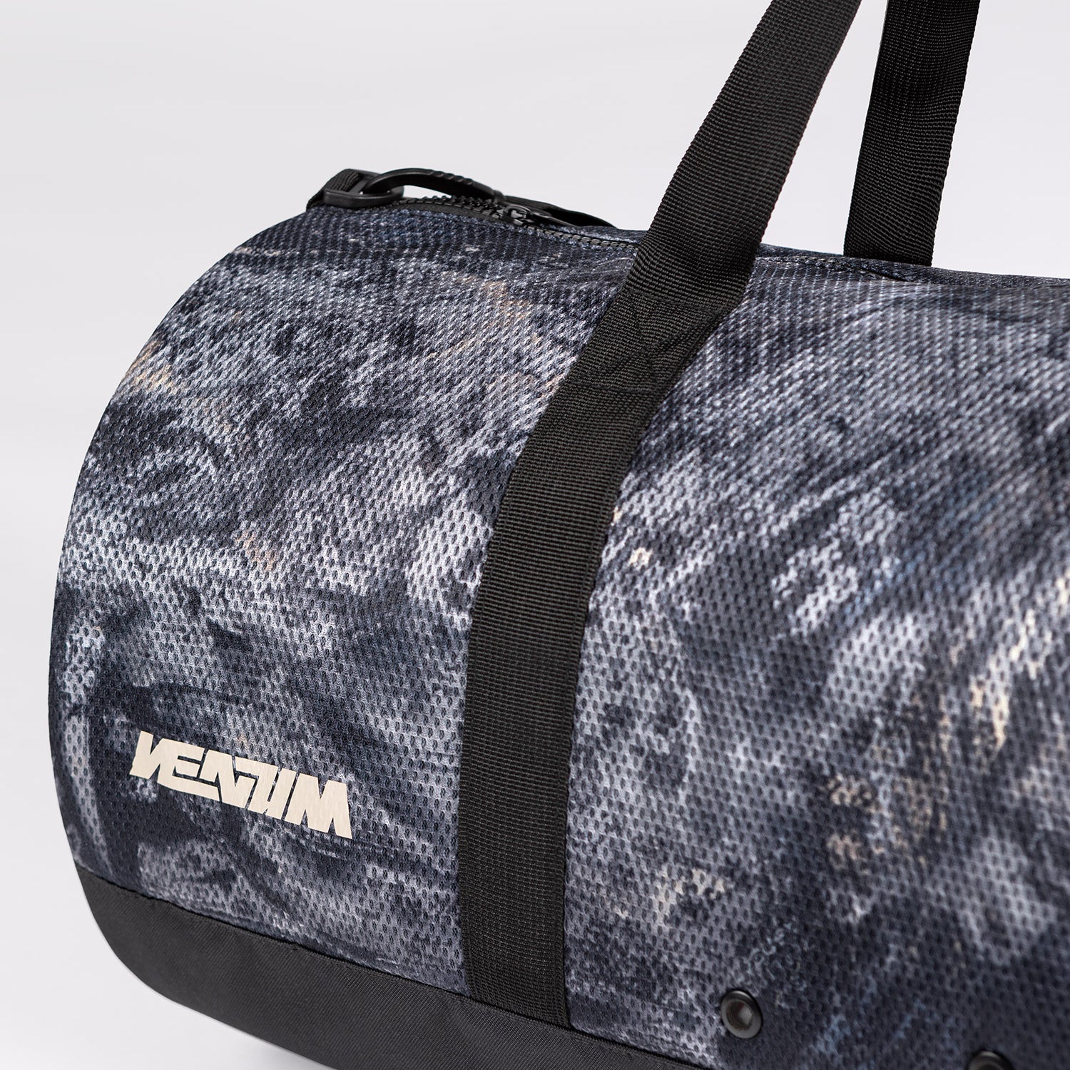 Venum Laser XT Bolsa Tote – Camuflaje Oscuro/Gris - Image 7