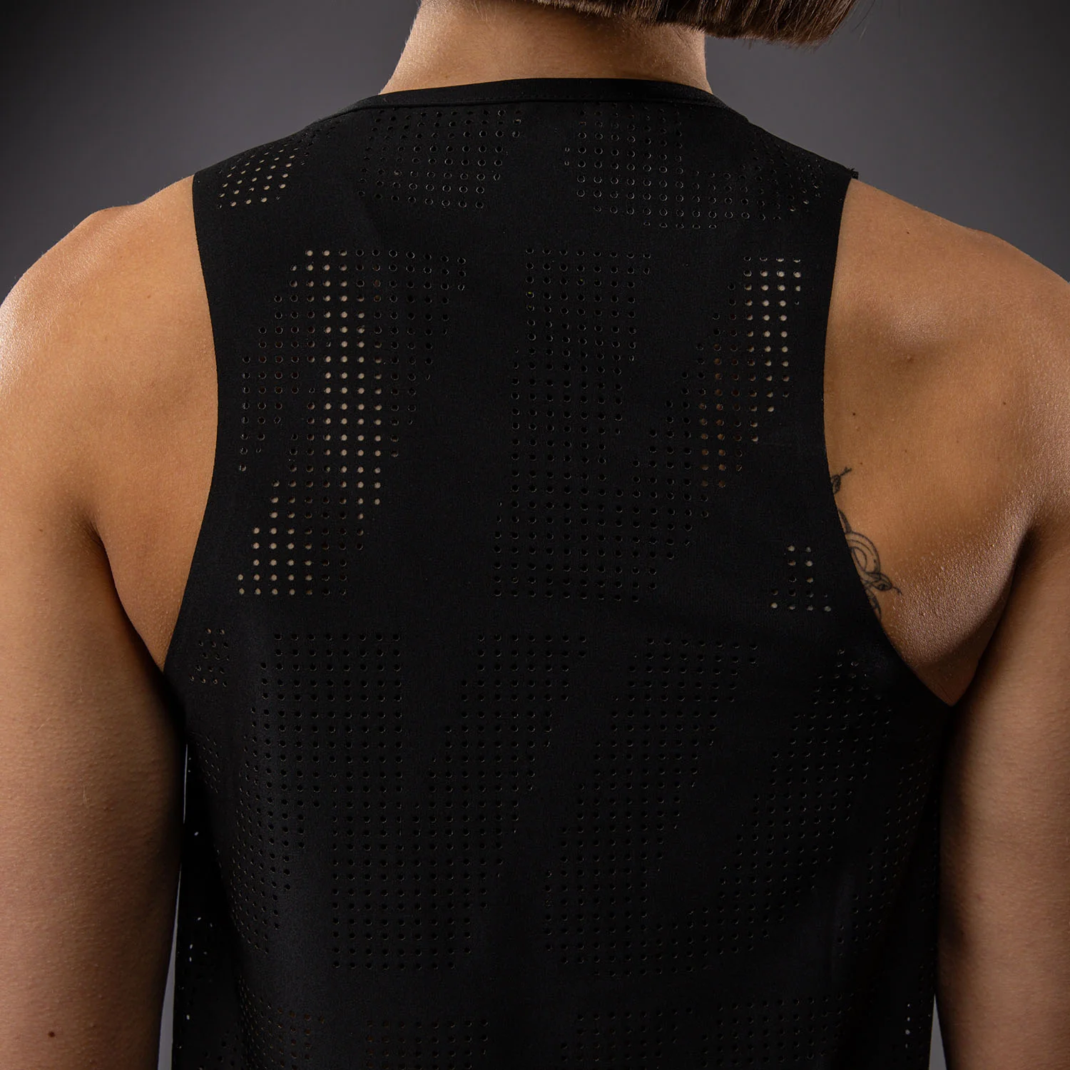 Venum Lazer Camiseta Dry Tech Para Mujer - Negro/Amarillo - Image 5