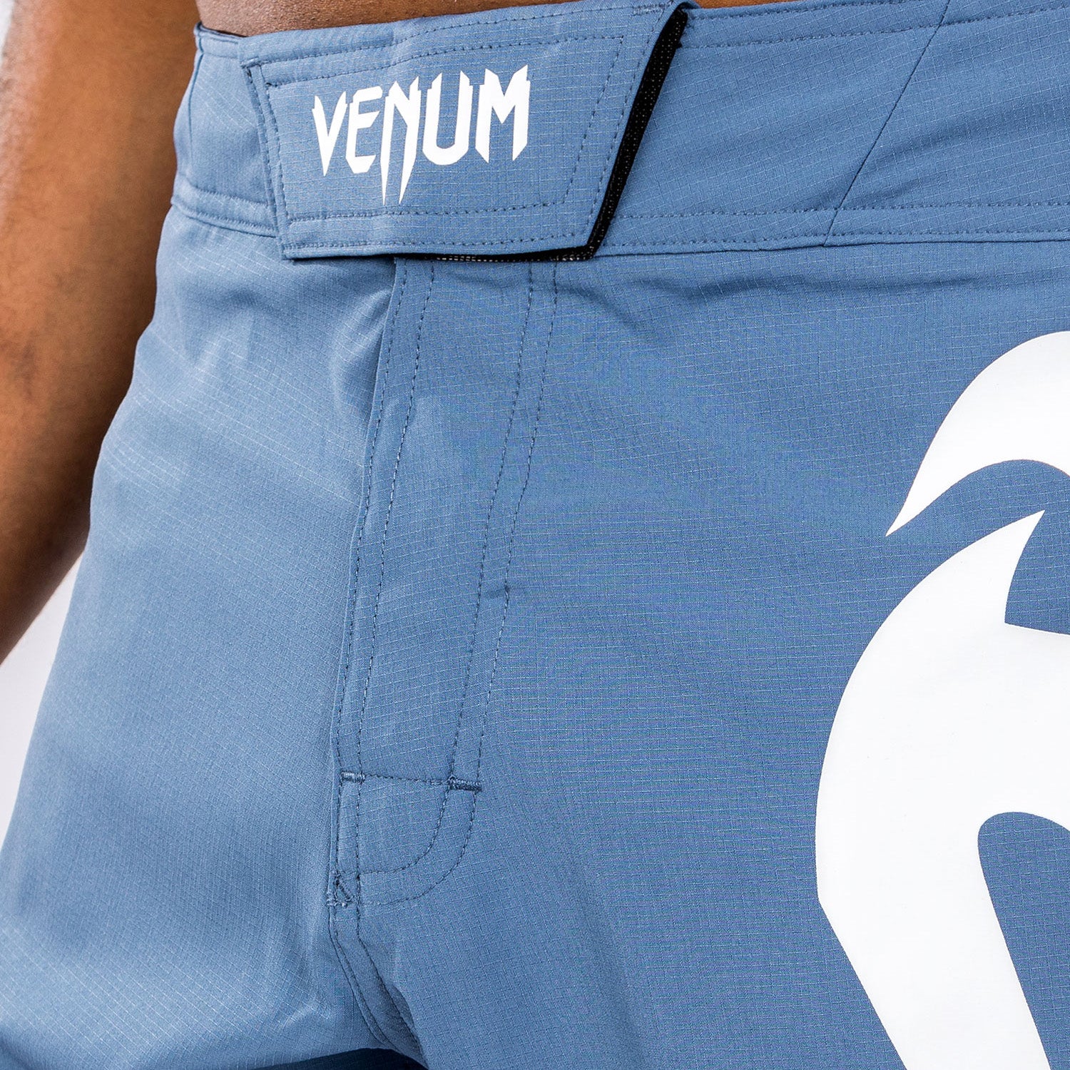 Venum Light 5.0 Pantalones cortos de lucha - Azul/Blanco - Image 5