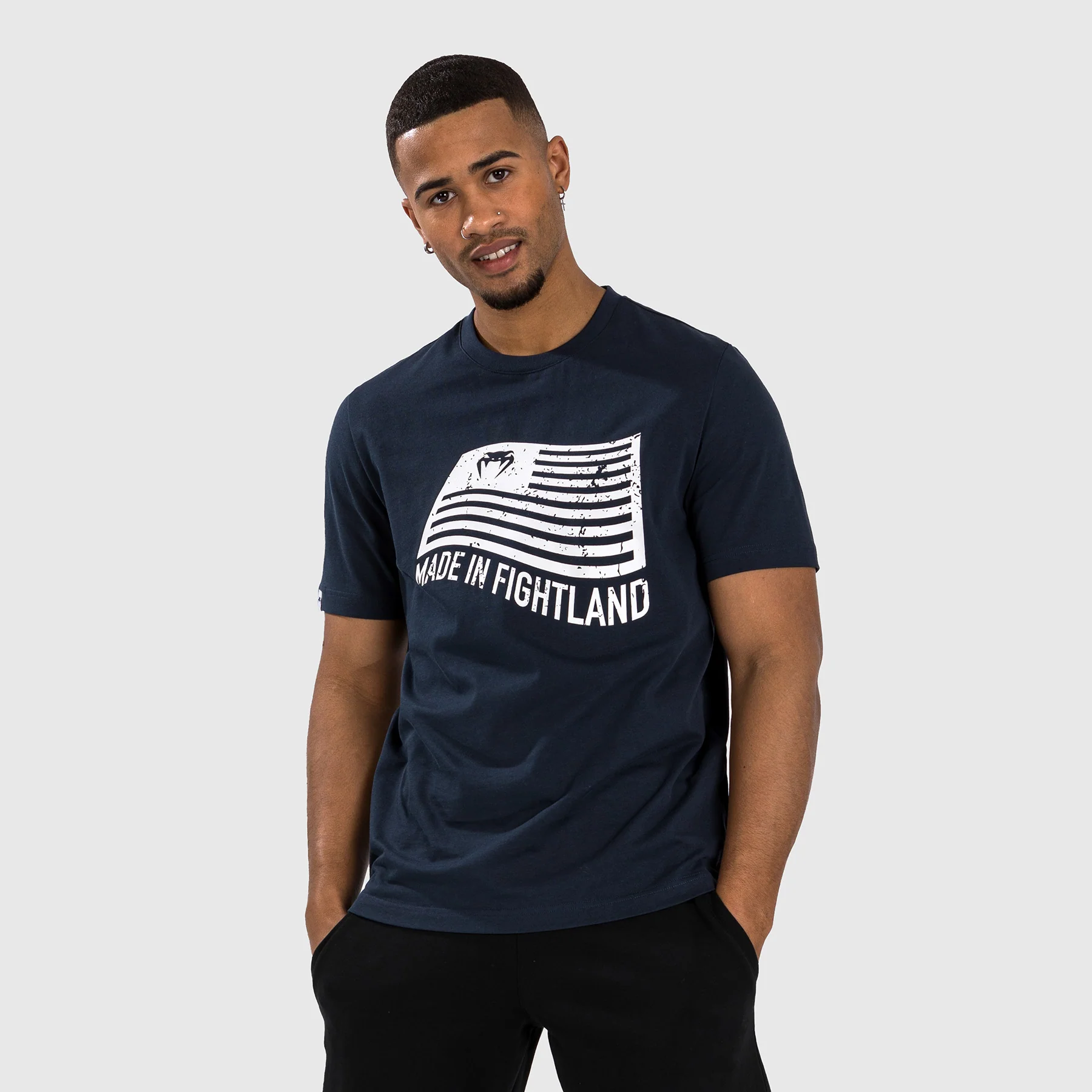 Venum Made in Fightland Camiseta - Azul Marino/Blanco - Image 2