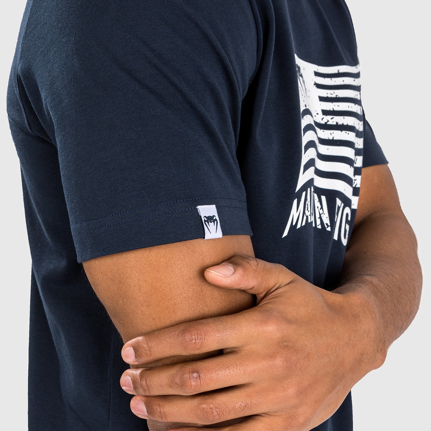 Venum Made in Fightland Camiseta - Azul Marino/Blanco - Image 6