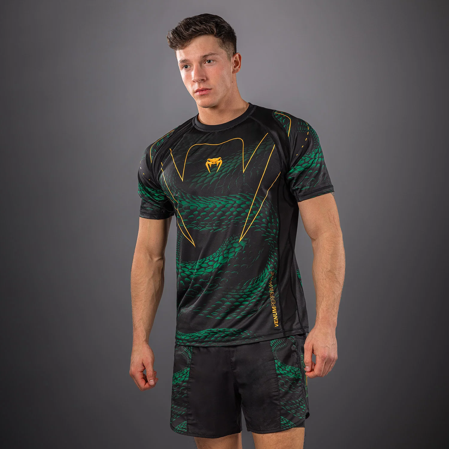Venum Matupa Camiseta Dry Tech - Negro/Verde/Oro - Image 2
