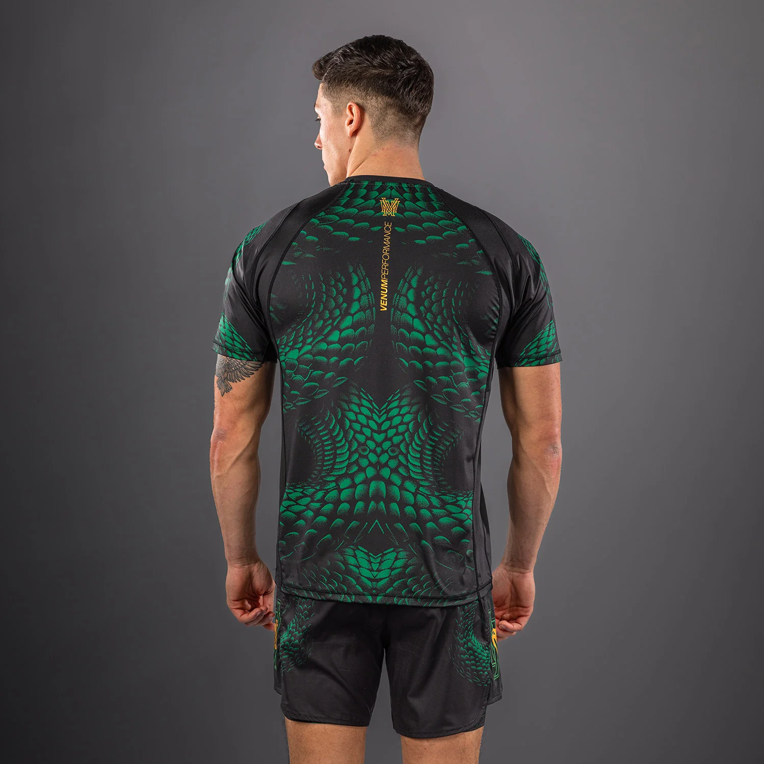 Venum Matupa Camiseta Dry Tech - Negro/Verde/Oro - Image 4