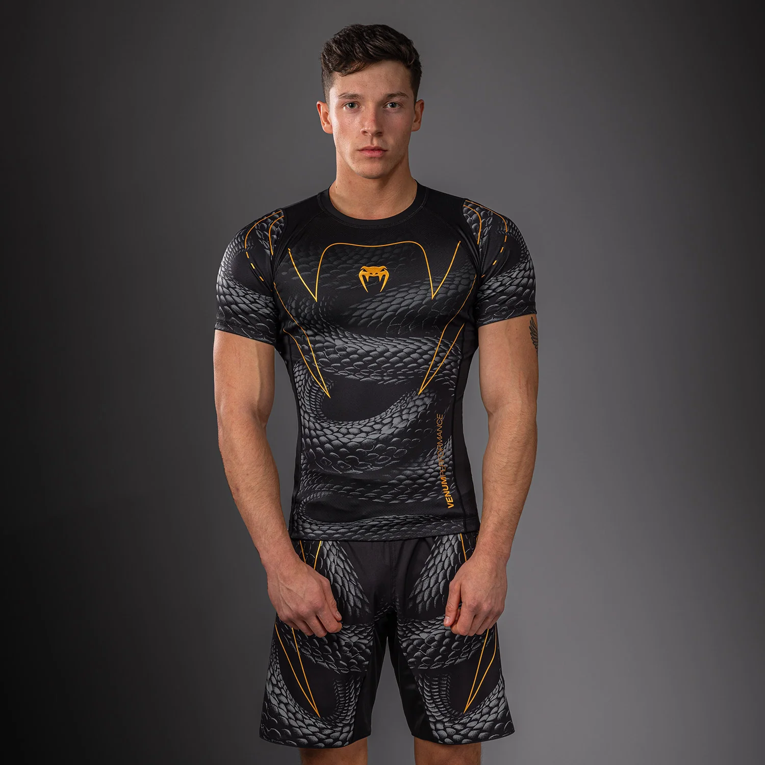 Venum Matupa Rashguard Manga Corta - Negro/Gris/Oro