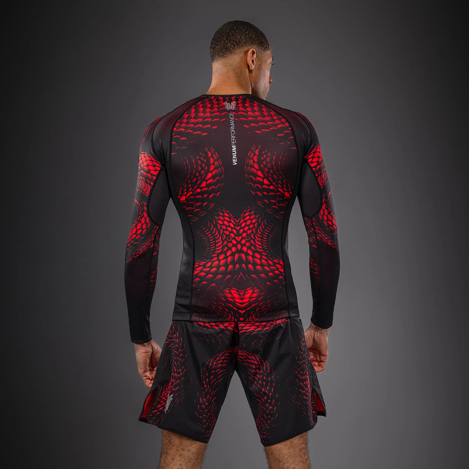 Venum Matupa Rashguard Manga Larga - Negro/Rojo/Plata - Image 4