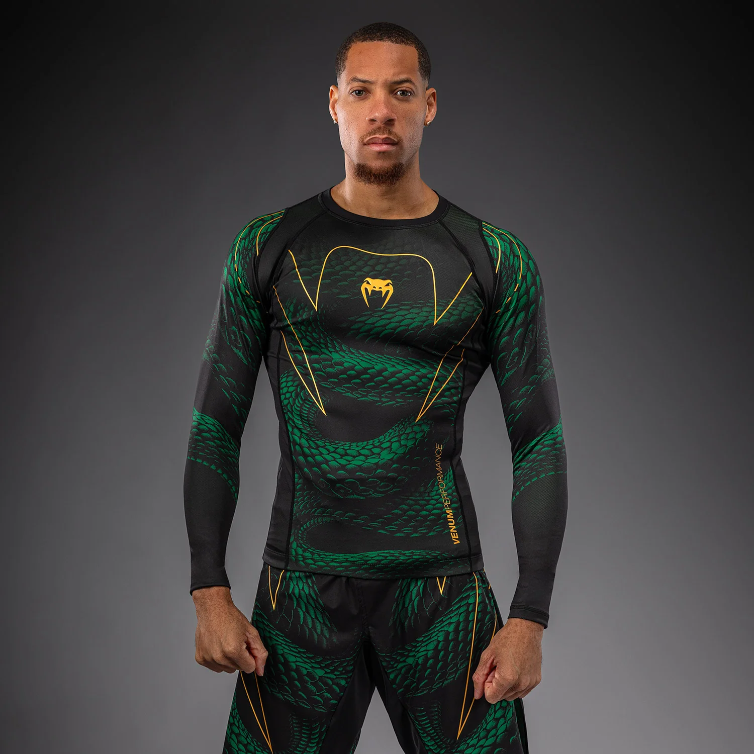 Venum Matupa Rashguard Manga Larga - Negro/Verde/Oro