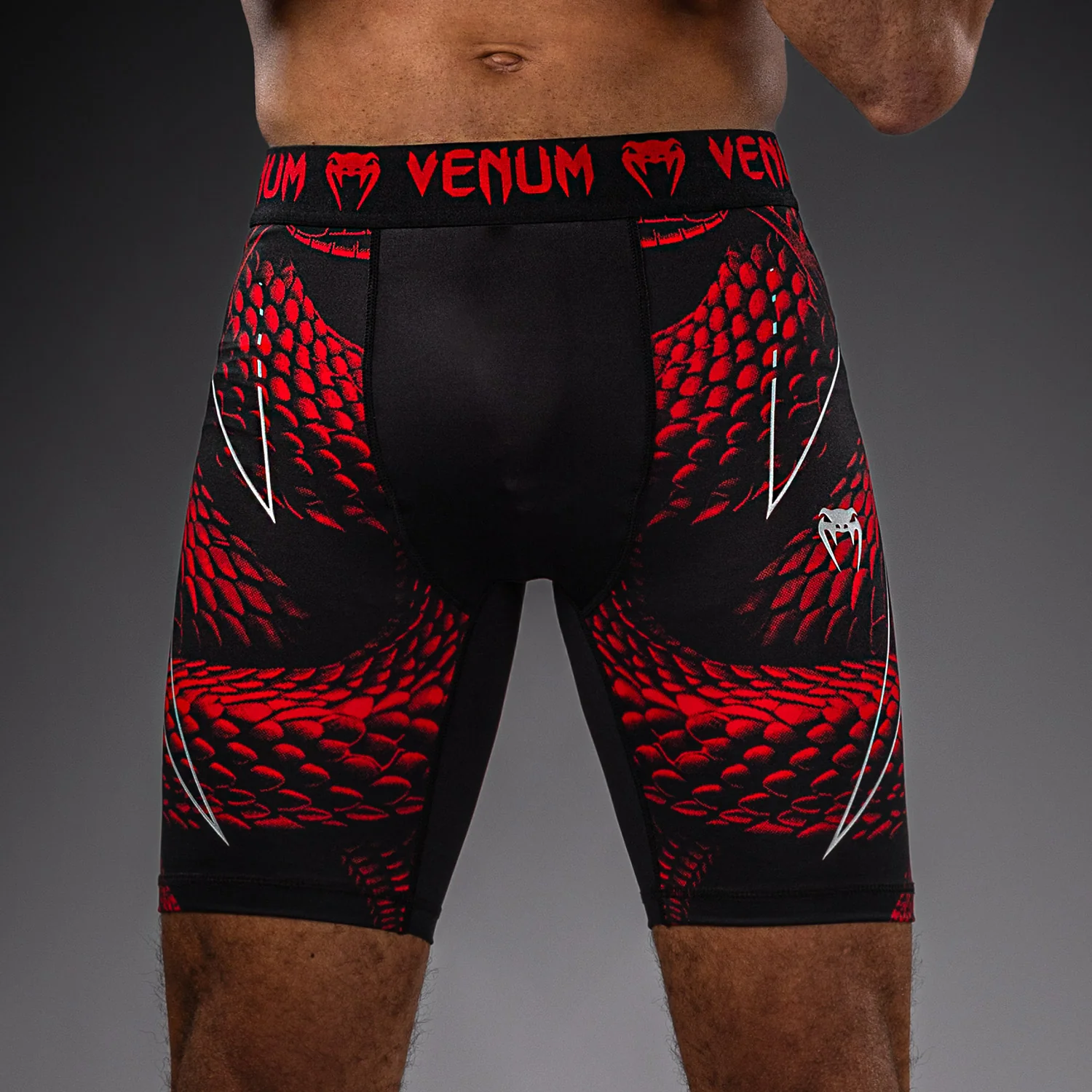 Venum Matupa Short de Compresión - Negro/Rojo/Plata - Image 5
