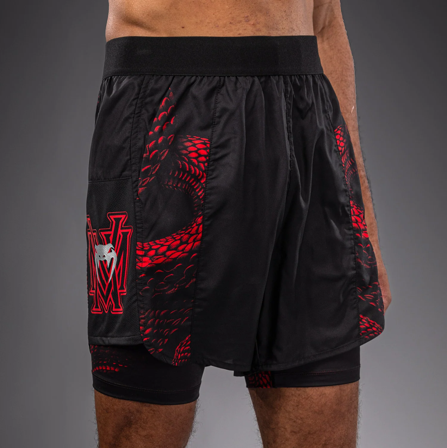 Venum Matupa Short de Entrenamiento - Negro/Rojo/Plata - Image 5