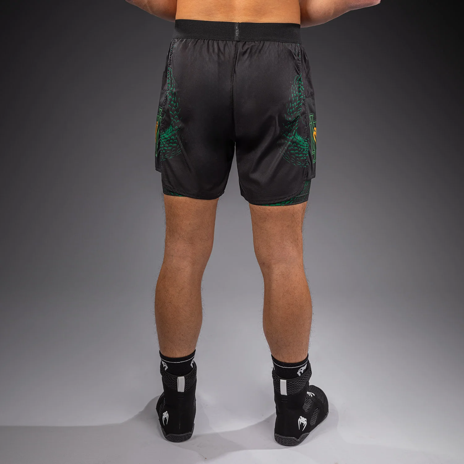 Venum Matupa Short de Entrenamiento - Negro/Verde/Oro - Image 4
