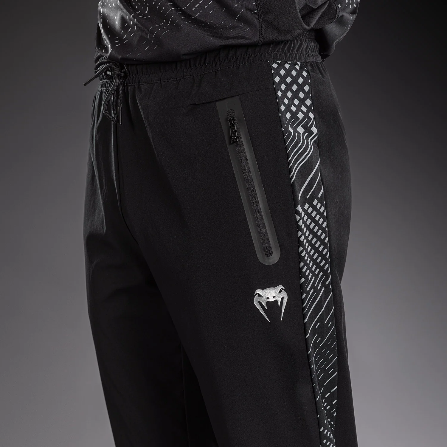 Venum Midnight Fury Pantalones de Chándal – Negro/Gris/Plata - Image 7