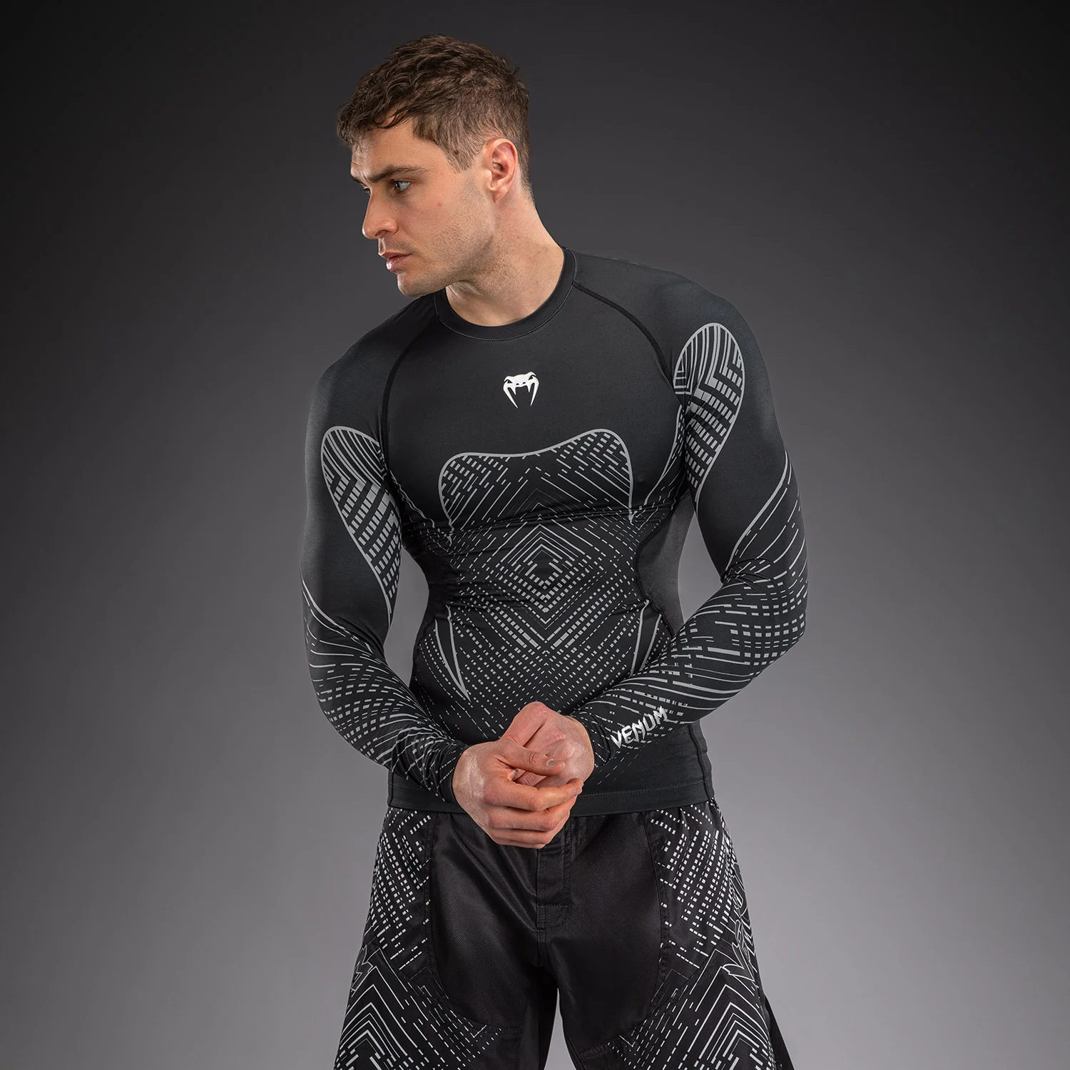 Venum Midnight Fury Rashguard Manga Larga – Negro/Gris/Plata - Image 3
