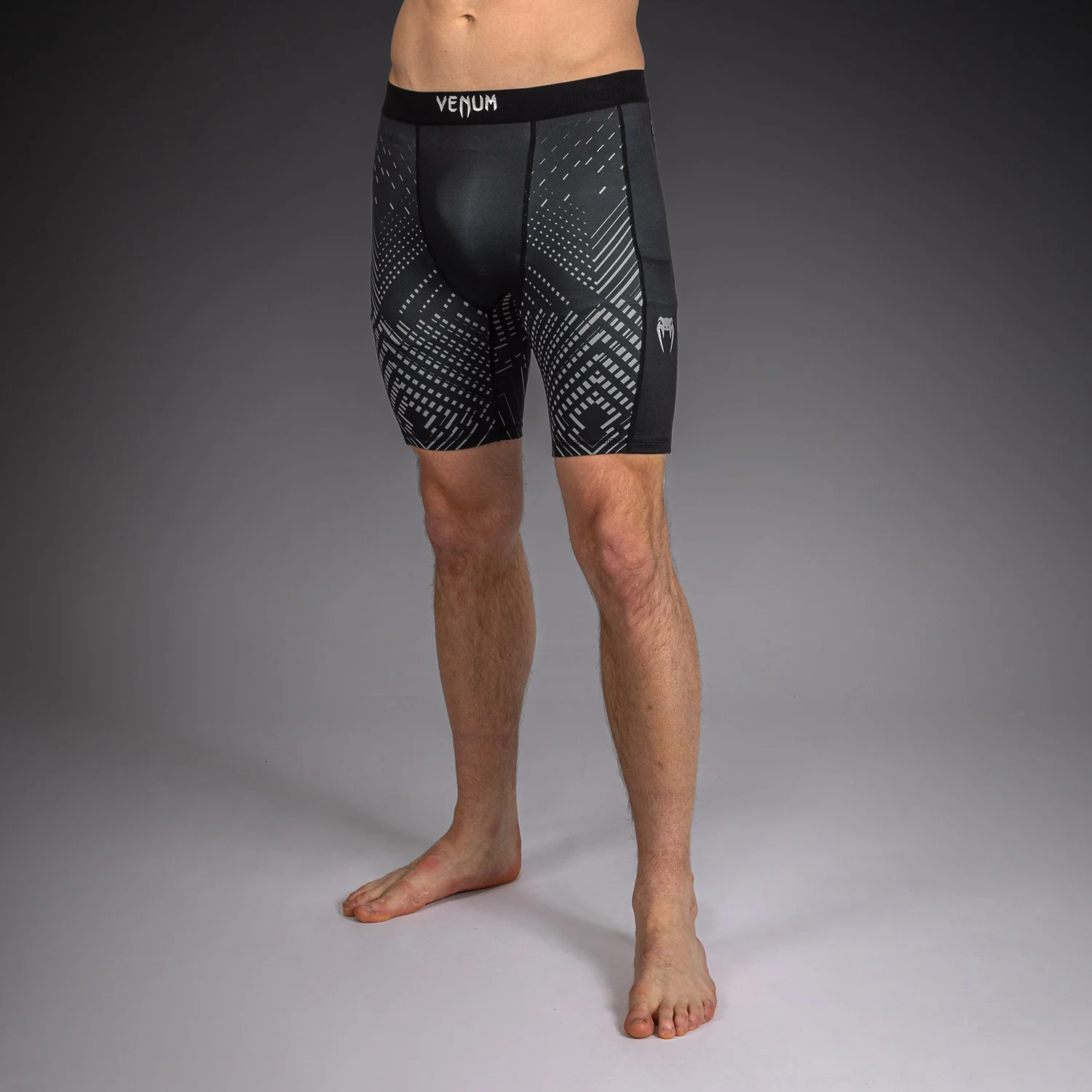 Venum Midnight Fury Short de Compresión – Negro/Gris/Plata