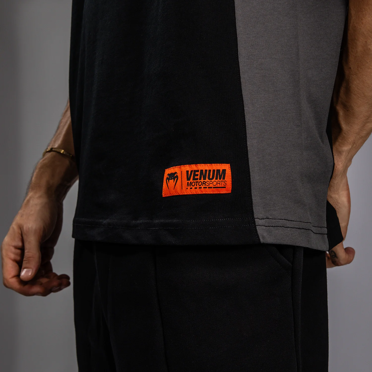 Venum Motorsport Camiseta - Negro Profundo - Image 7