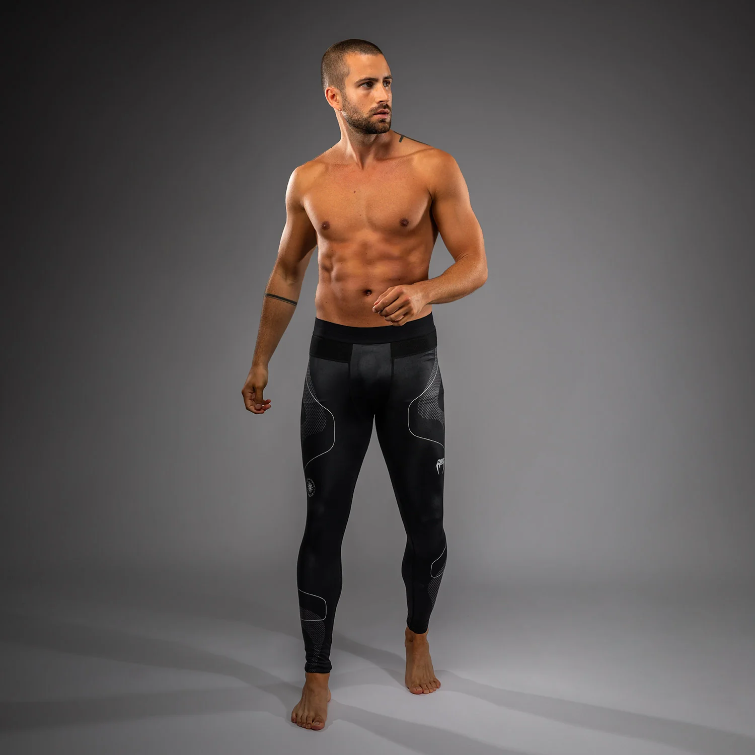 Venum Nexus Pantalones Ajustados – Negro/Plata - Image 4