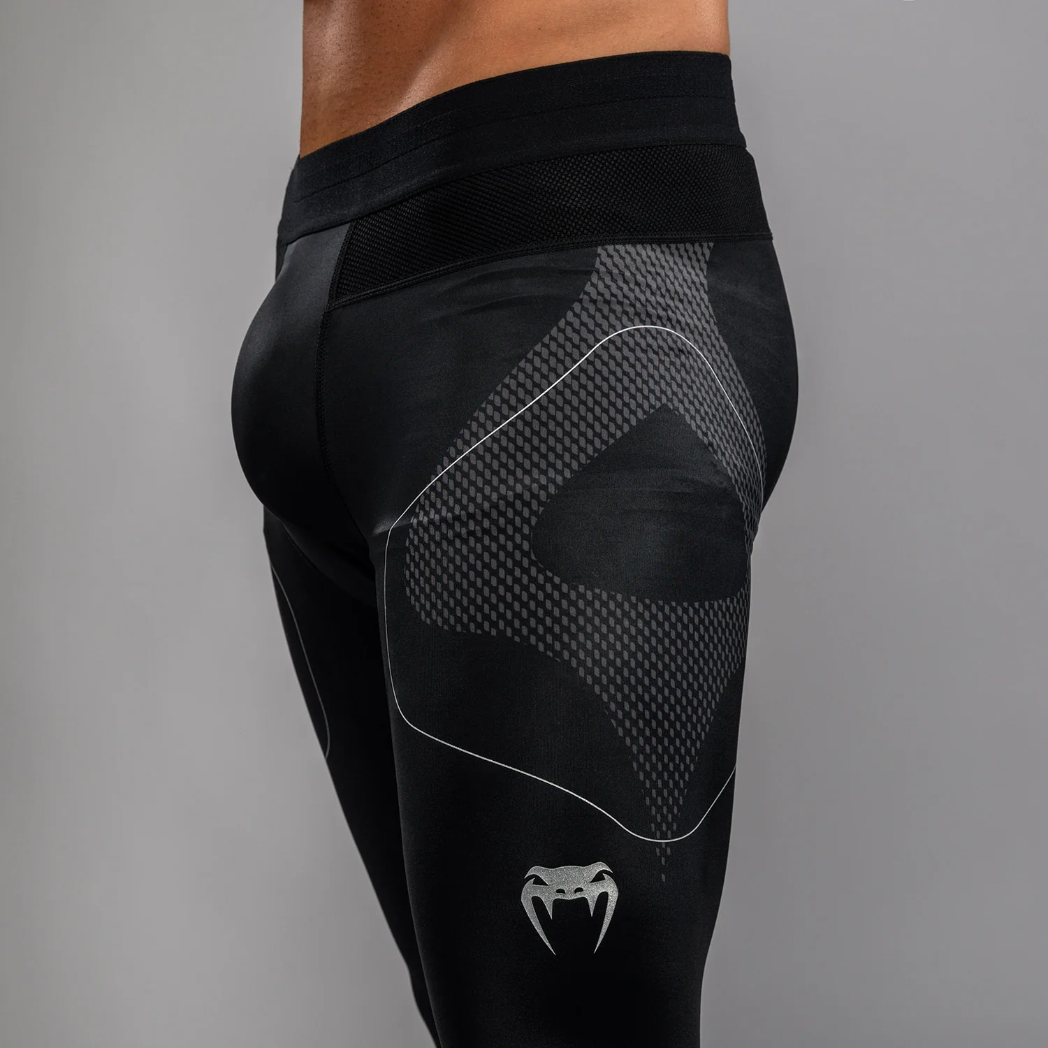 Venum Nexus Pantalones Ajustados – Negro/Plata - Image 8