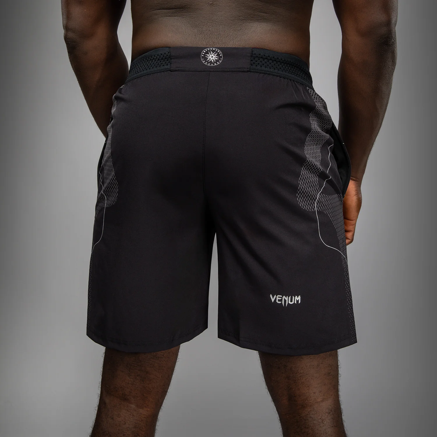 Venum Nexus Pantalones Cortos de Entrenamiento – Negro/Plata - Image 7
