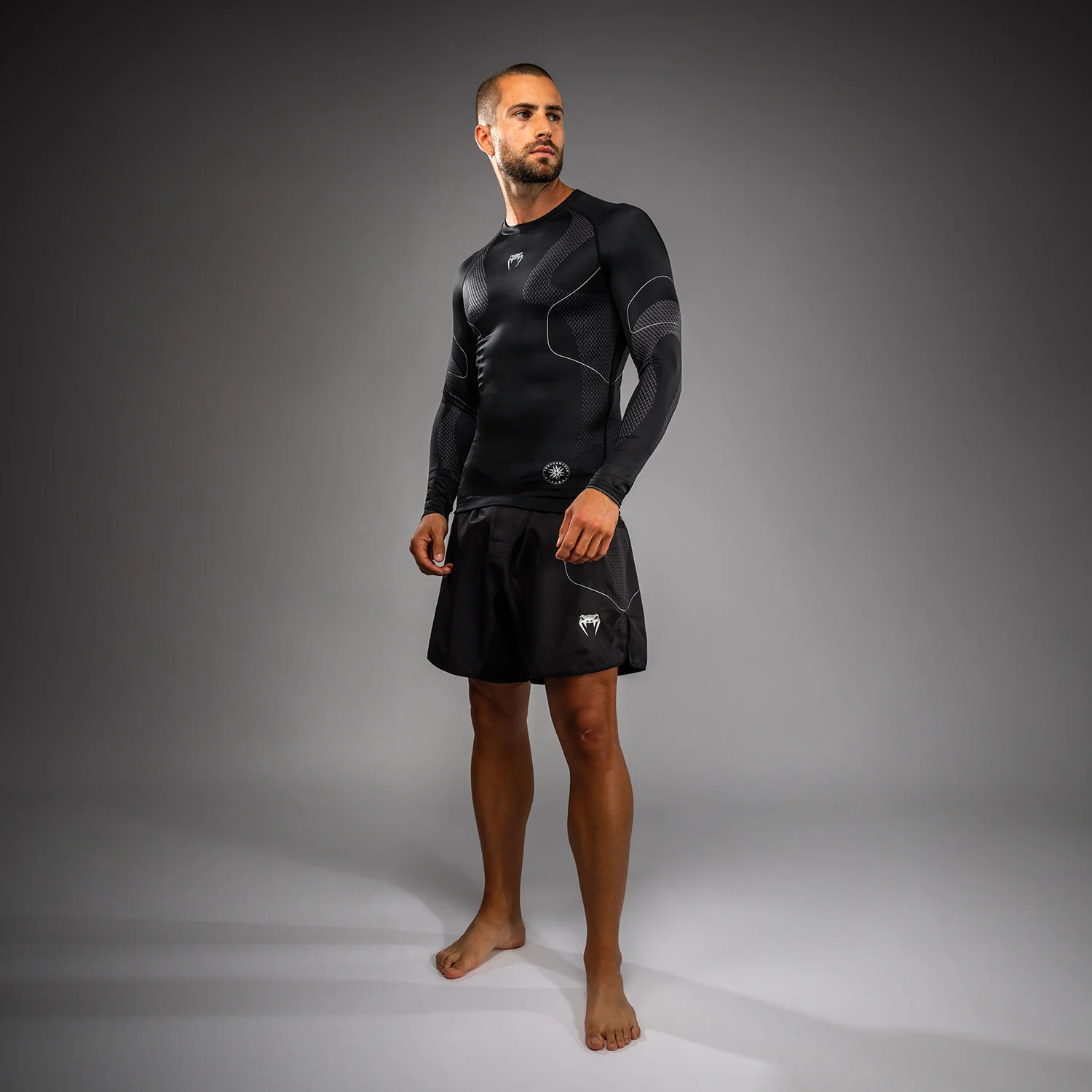 Venum Nexus Rashguard Manga Larga – Negro/Plata - Image 6