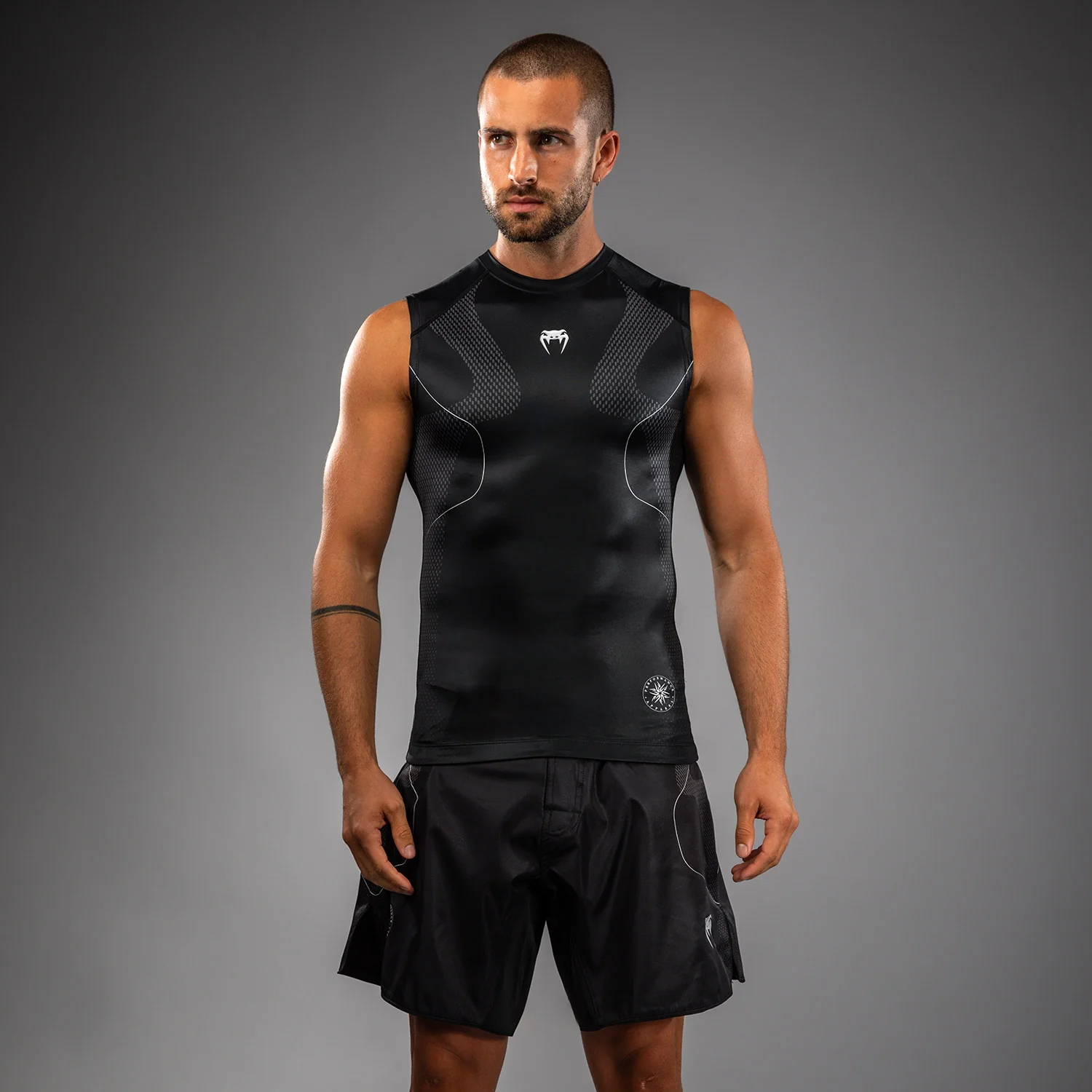 Venum Nexus Rashguard Sin Mangas – Negro/Plata