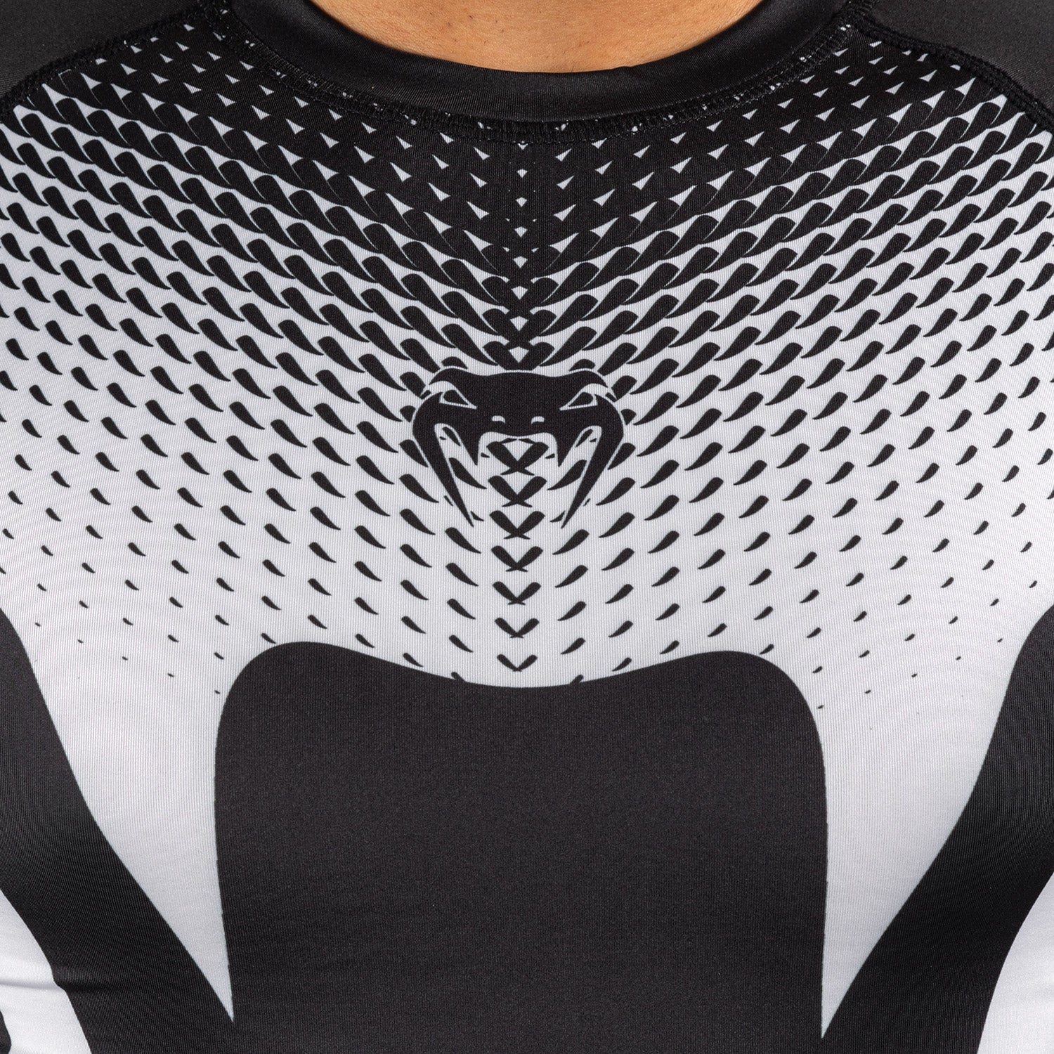 Venum No Gi Rashguards - Negro/Blanco - Image 4