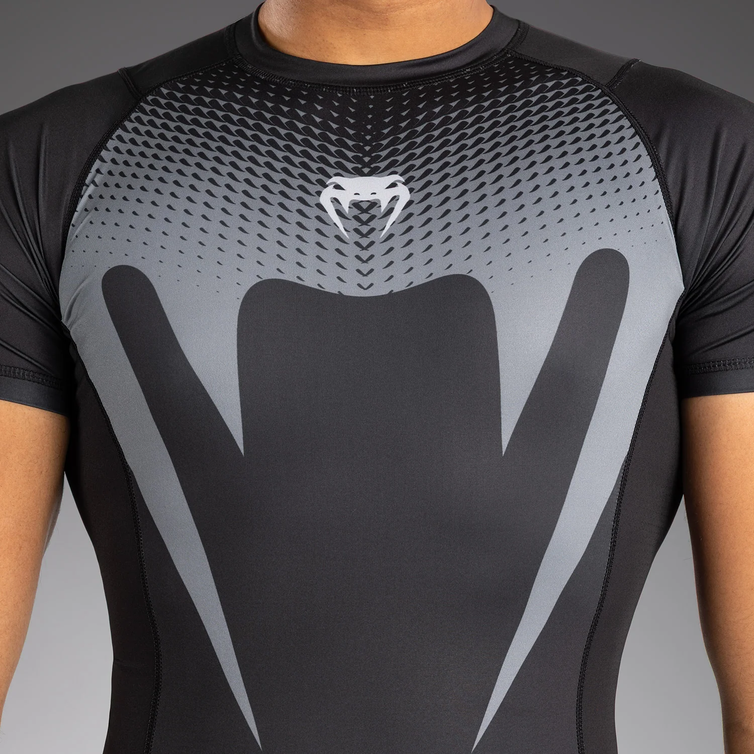 Venum No Gi Rashguards - Negro/Gris Plateado - Image 4