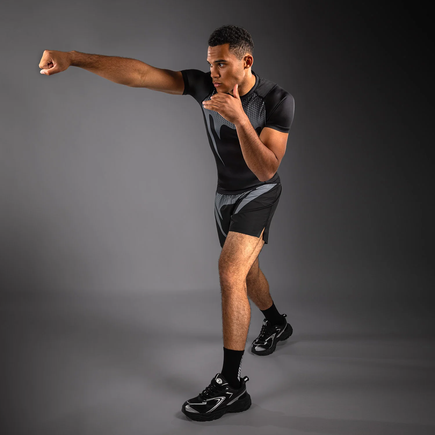 Venum No Gi Rashguards - Negro/Gris Plateado - Image 5