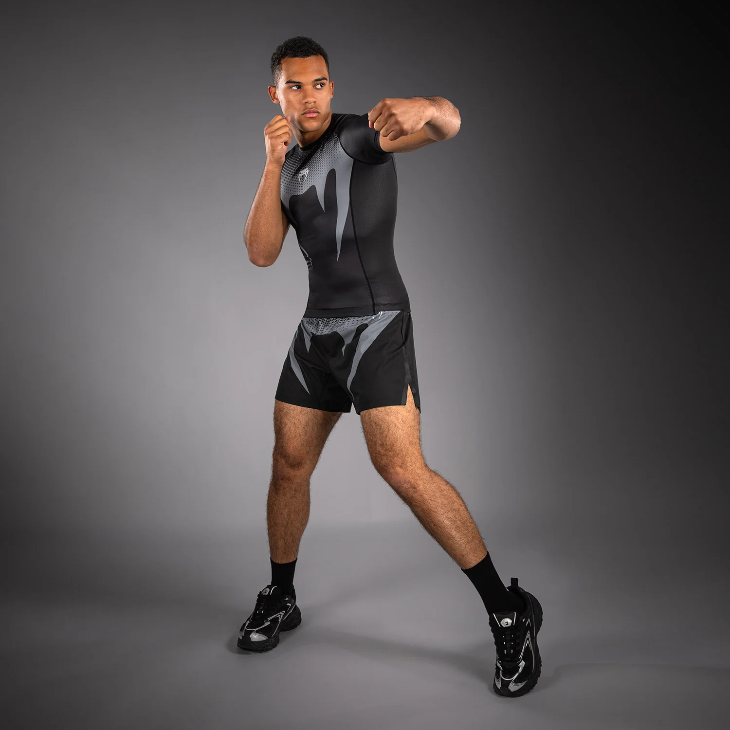 Venum No Gi Rashguards - Negro/Gris Plateado - Image 6