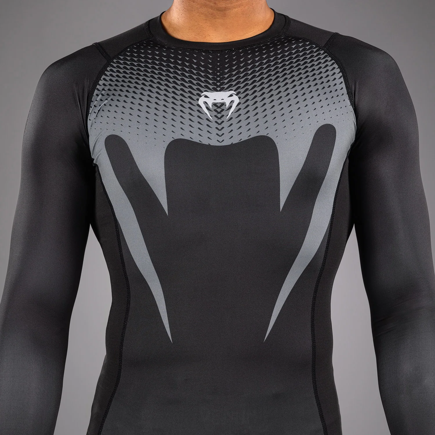 Venum No Gi Rashguards - Negro/Gris Plateado - Image 5