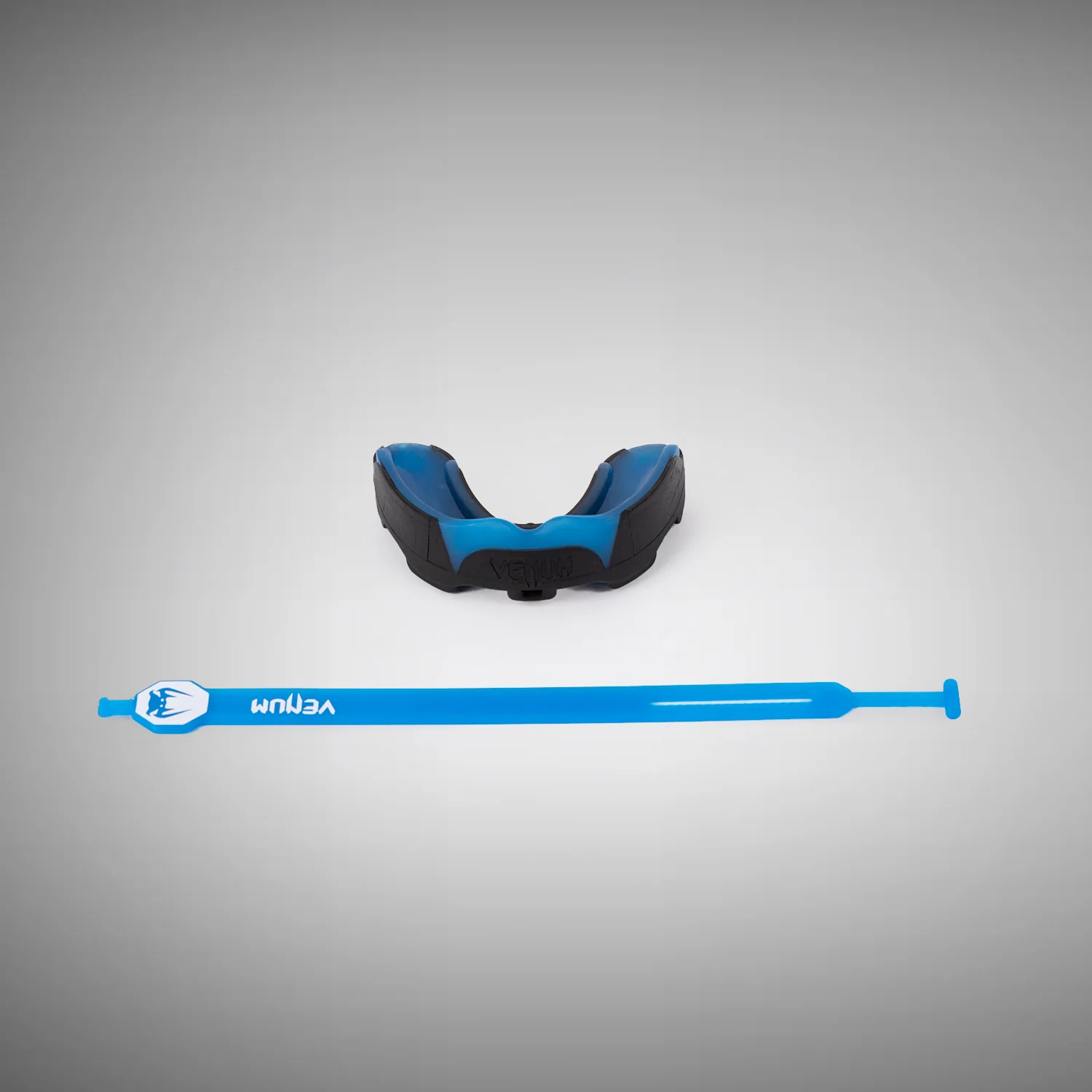 Venum Predator Protector Bucal con Correa/sin Correa - Negro/Azul - Image 2