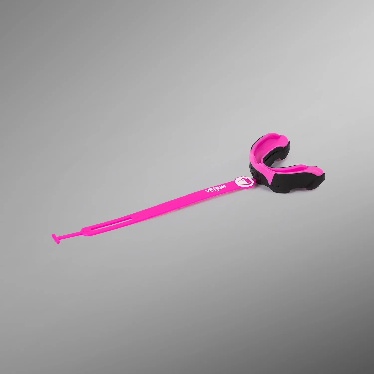 Venum Predator Protector Bucal con Correa/Sin Correa - Negro/Rosa - Image 3
