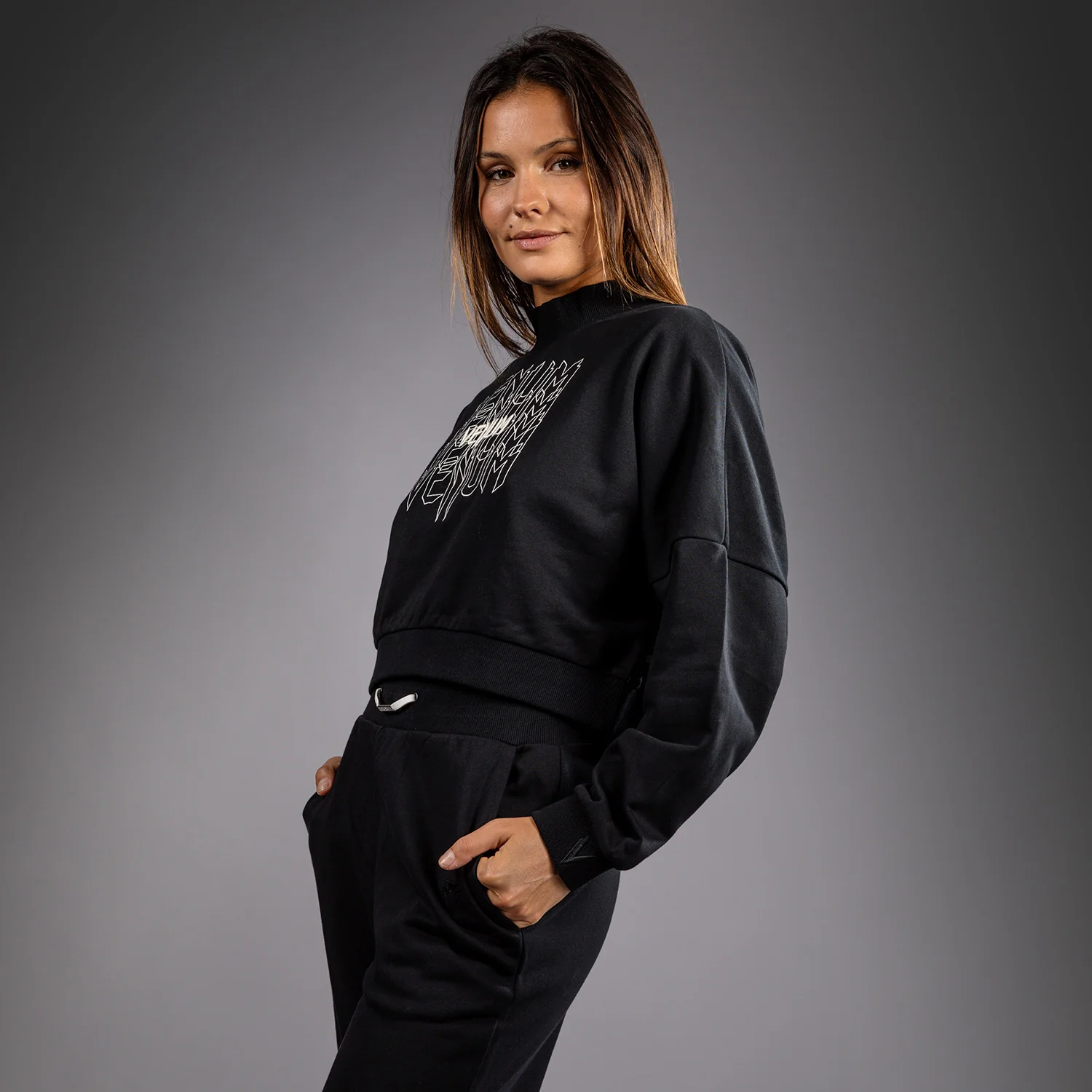 Venum Pulse Sudadera Cortada para Mujer - Negro/Blanco - Image 2