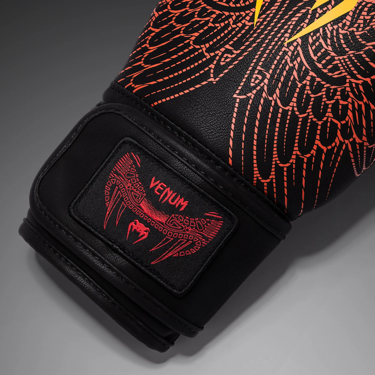 Venum Quetzal Fury Guantes de Boxeo - Negro/Rojo Fury/Mandarina - Image 4