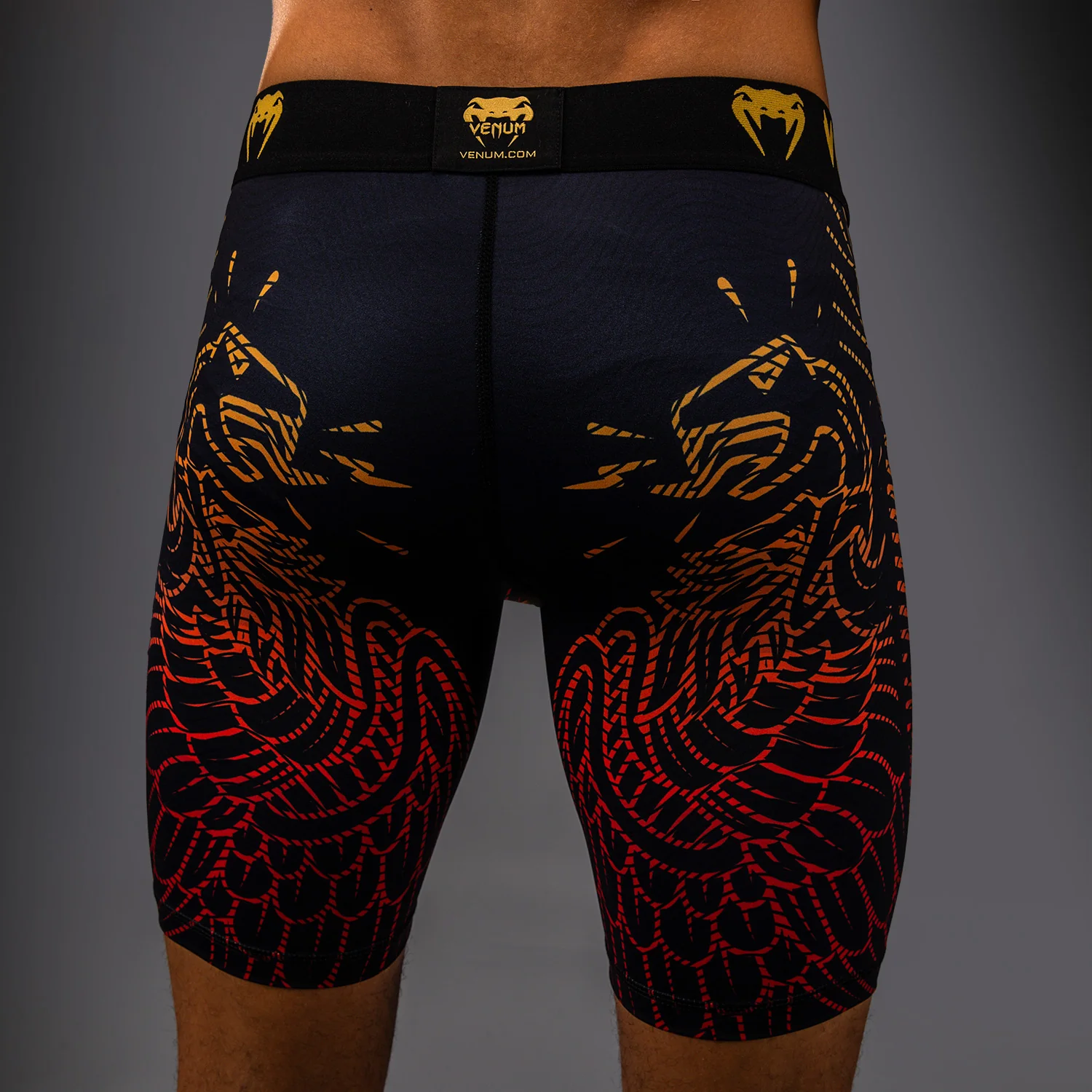 Venum Quetzal Fury Guantes Vale Tudo - Negro/Rojo Fury/Mandarina - Image 4