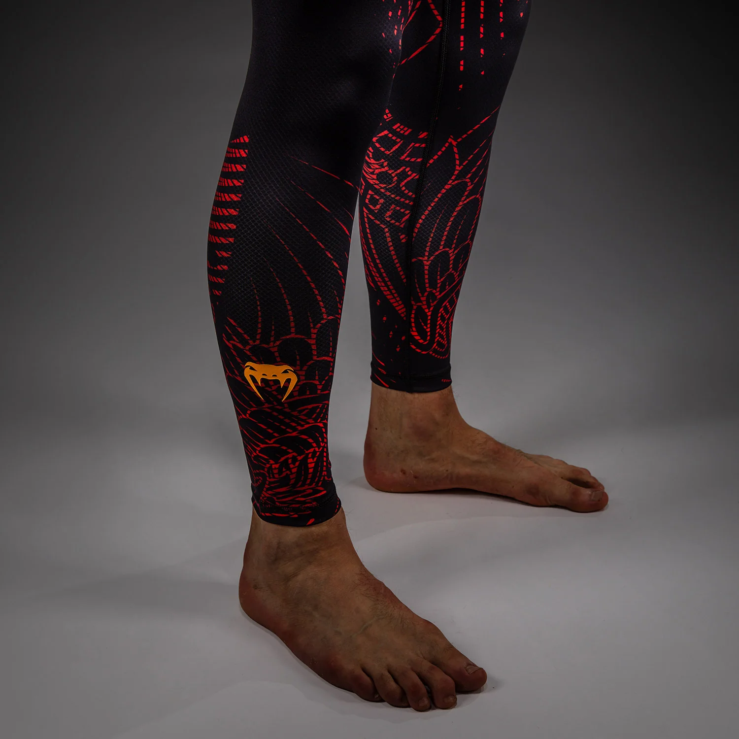 Venum Quetzal Fury Pantalones Cortos Compresivos - Negro/Rojo Fury/Mandarina - Image 3