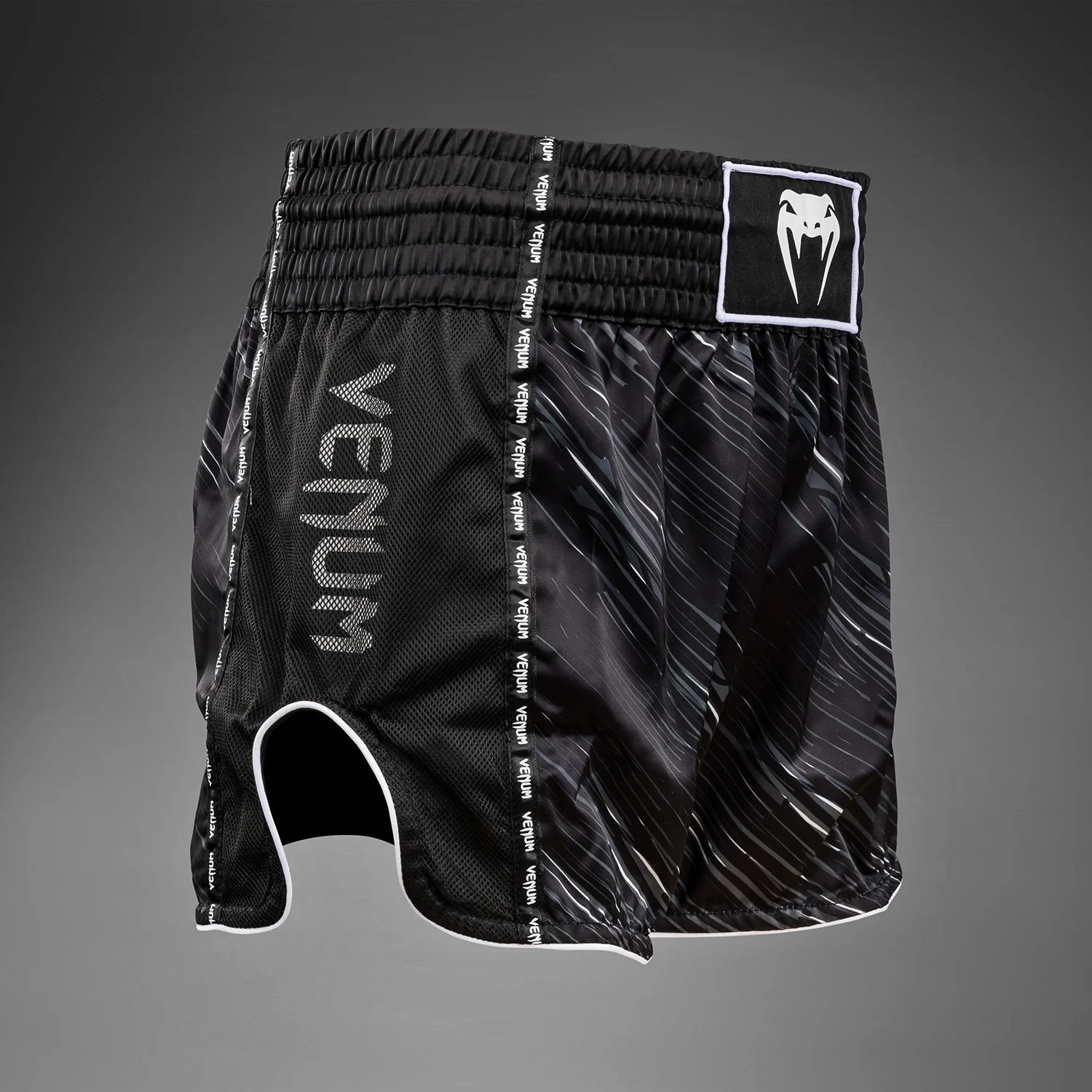 Venum Rapid Pantalones Cortos de Muay Thai - Image 5
