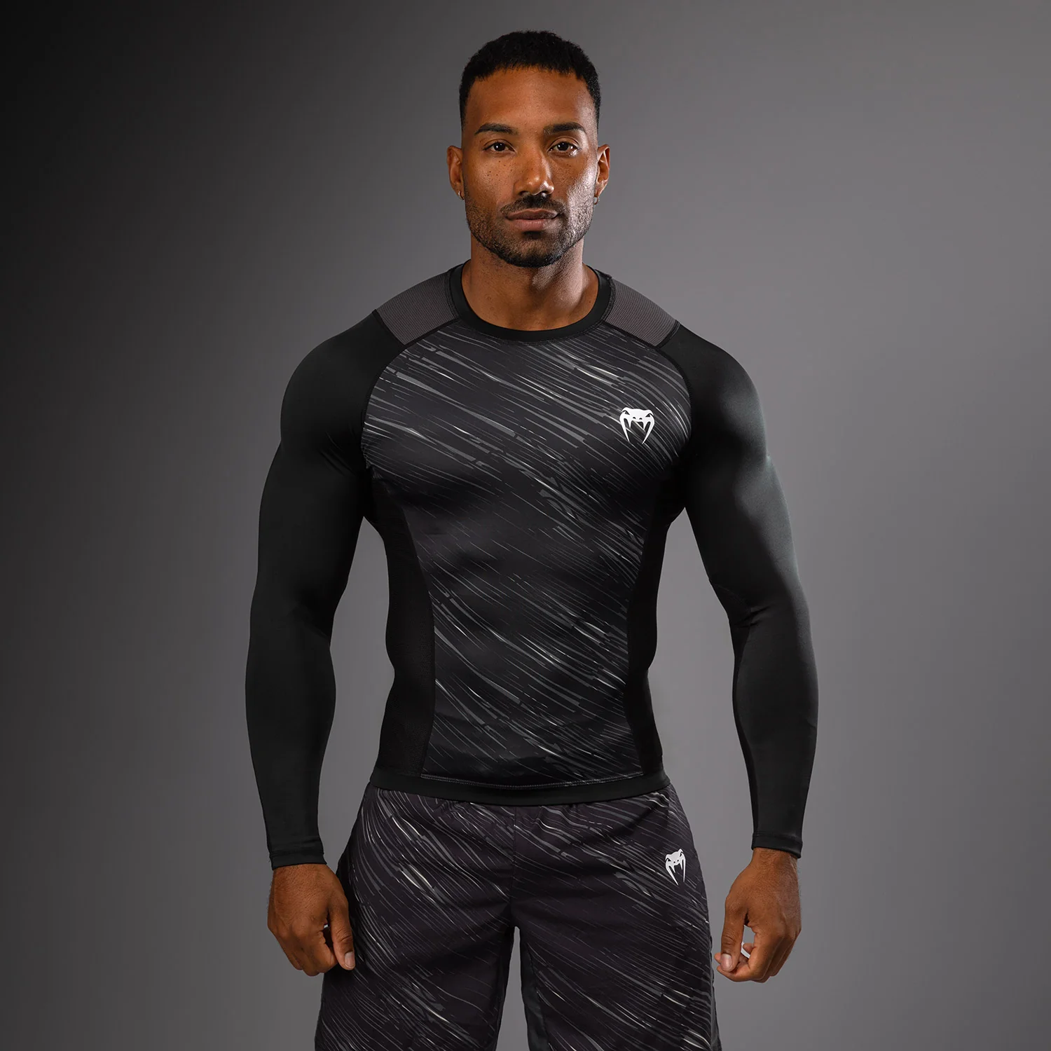 Venum Rapid Rashguard de Manga Larga - Negro/Gris Tormenta
