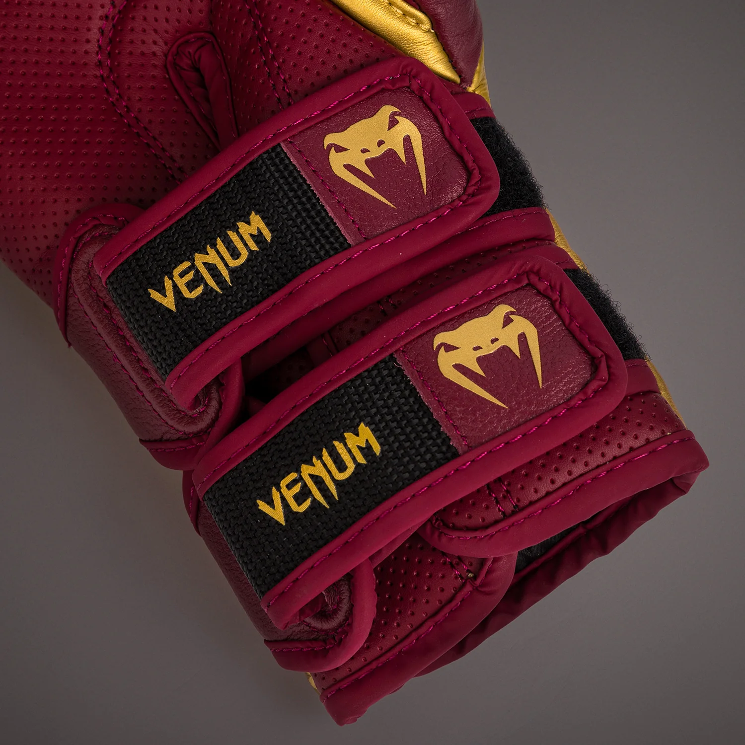 Venum Reverso Guantes de Boxeo - Rojo Cereza/Dorado - Image 7