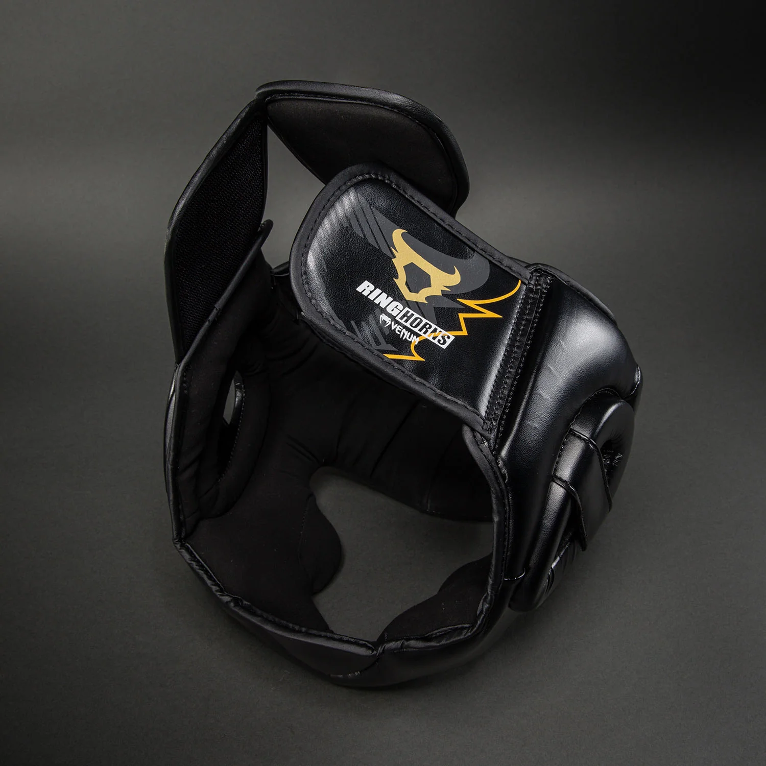 Venum Ringhorns Charger Casco de Protección – Negro/Oro - Image 4