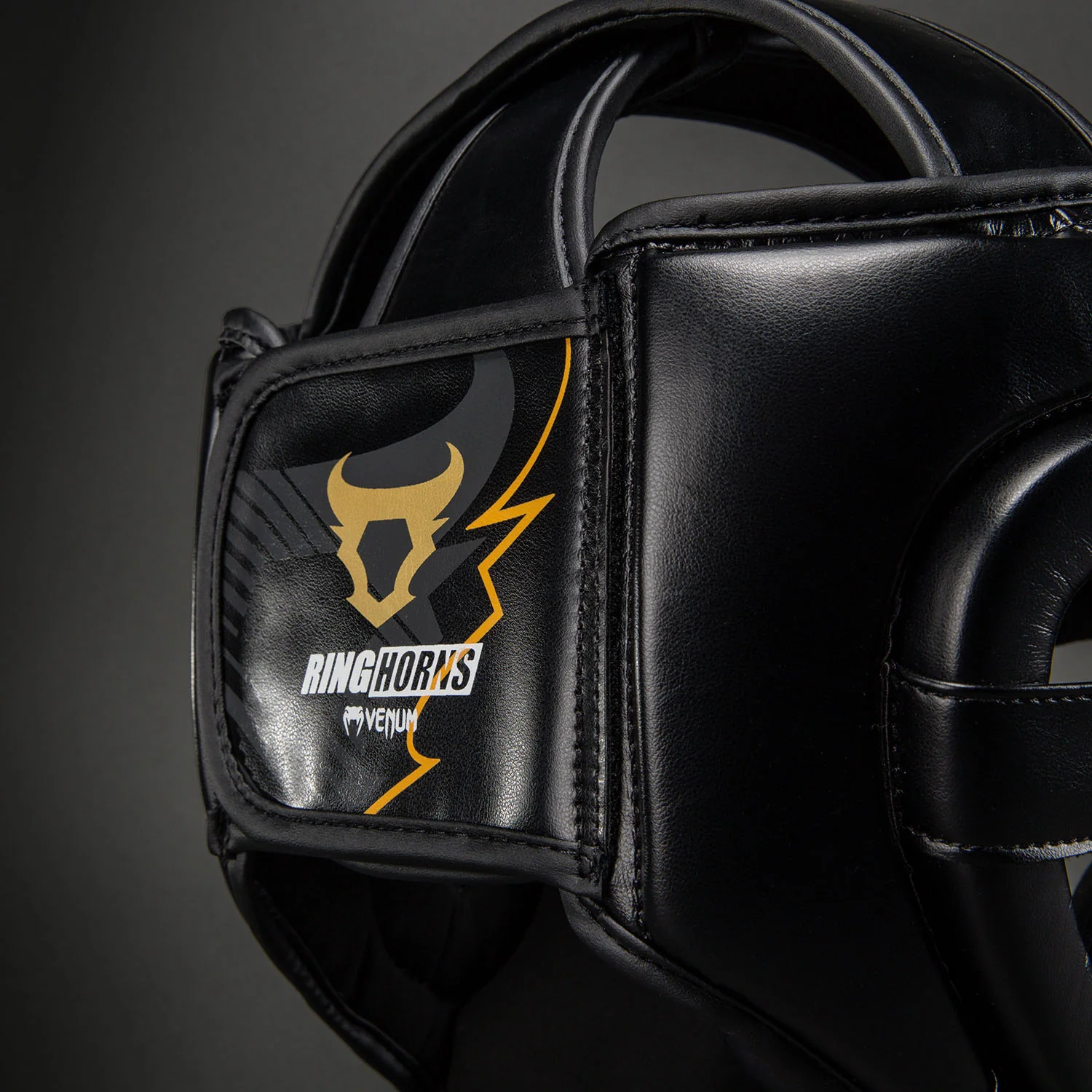 Venum Ringhorns Charger Casco de Protección – Negro/Oro - Image 5