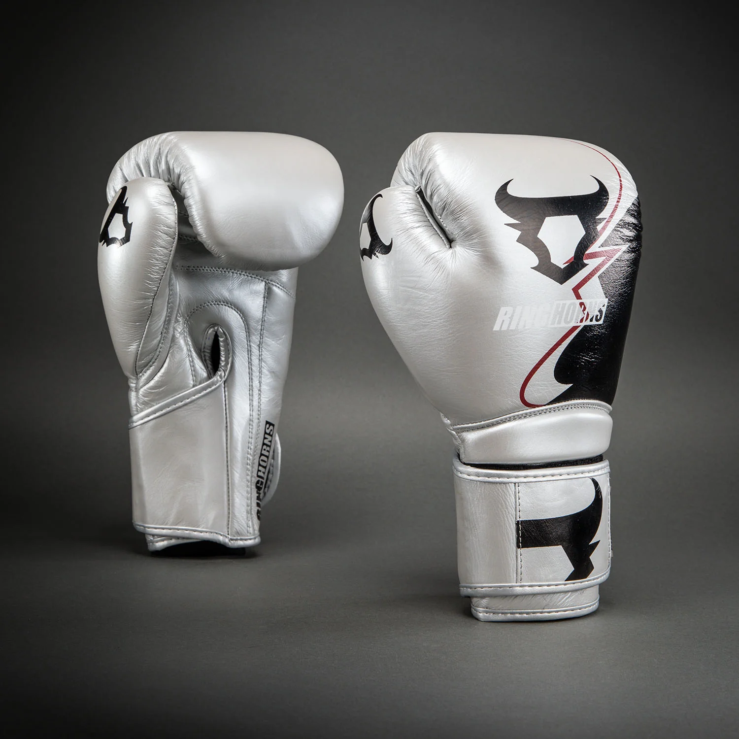 Ringhorns Charger by Venum Guantes de Boxeo Charger – Plata/Negro
