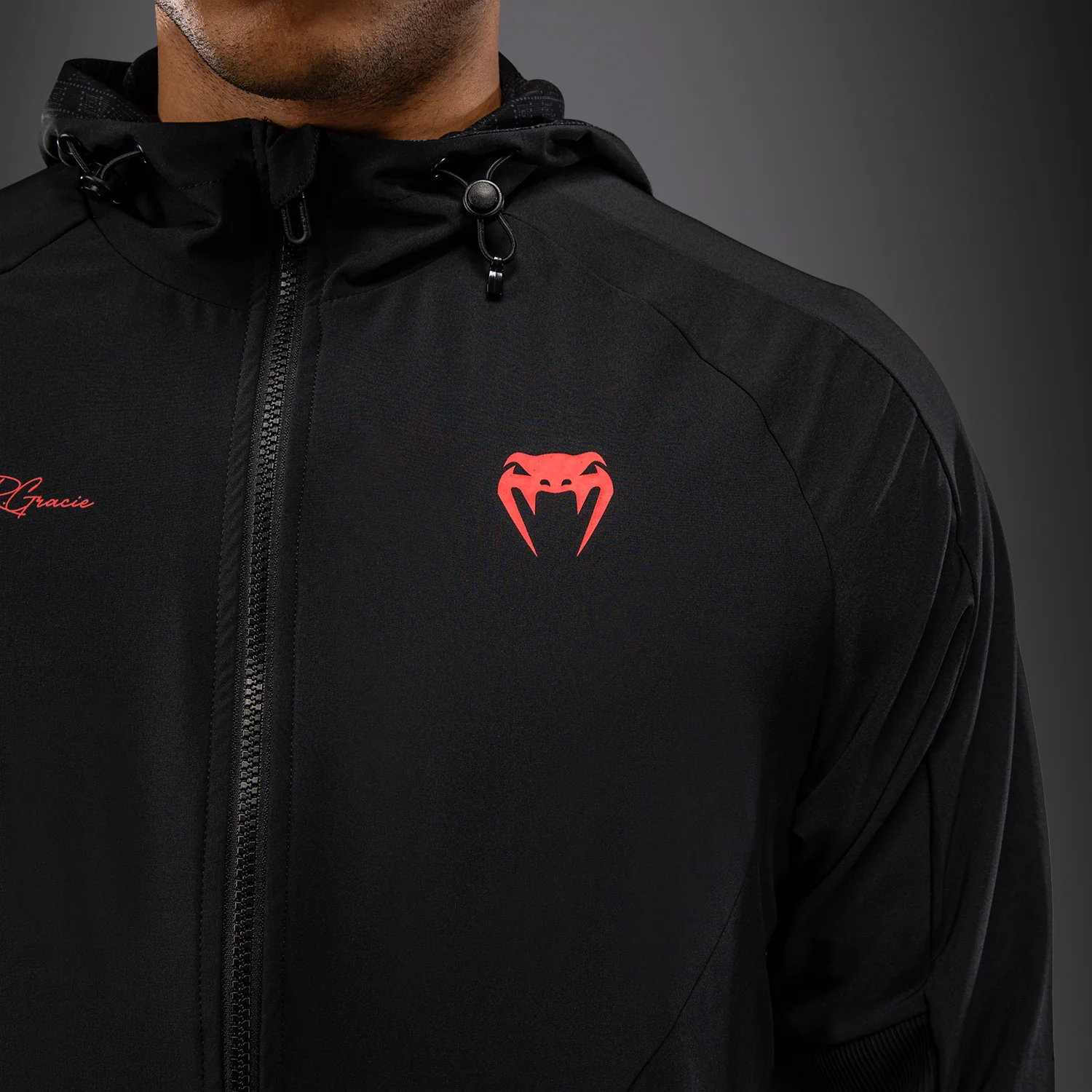 Venum Roger Gracie Signature Chaqueta de Chándal - Negro/Rojo - Image 7