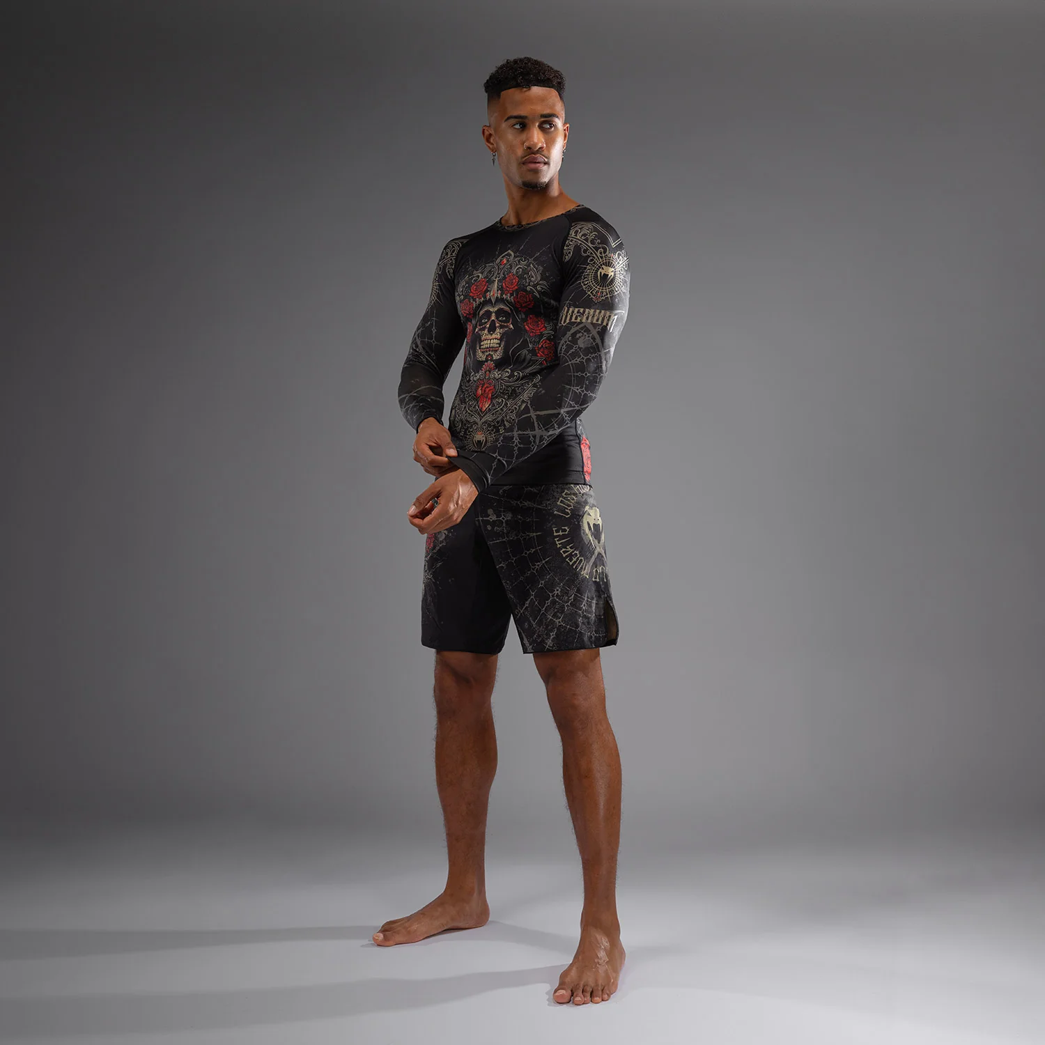 Venum Santa Muerte 5.0 Rashguard de Manga Larga para Hombre - Negro Profundo/Oro - Image 2