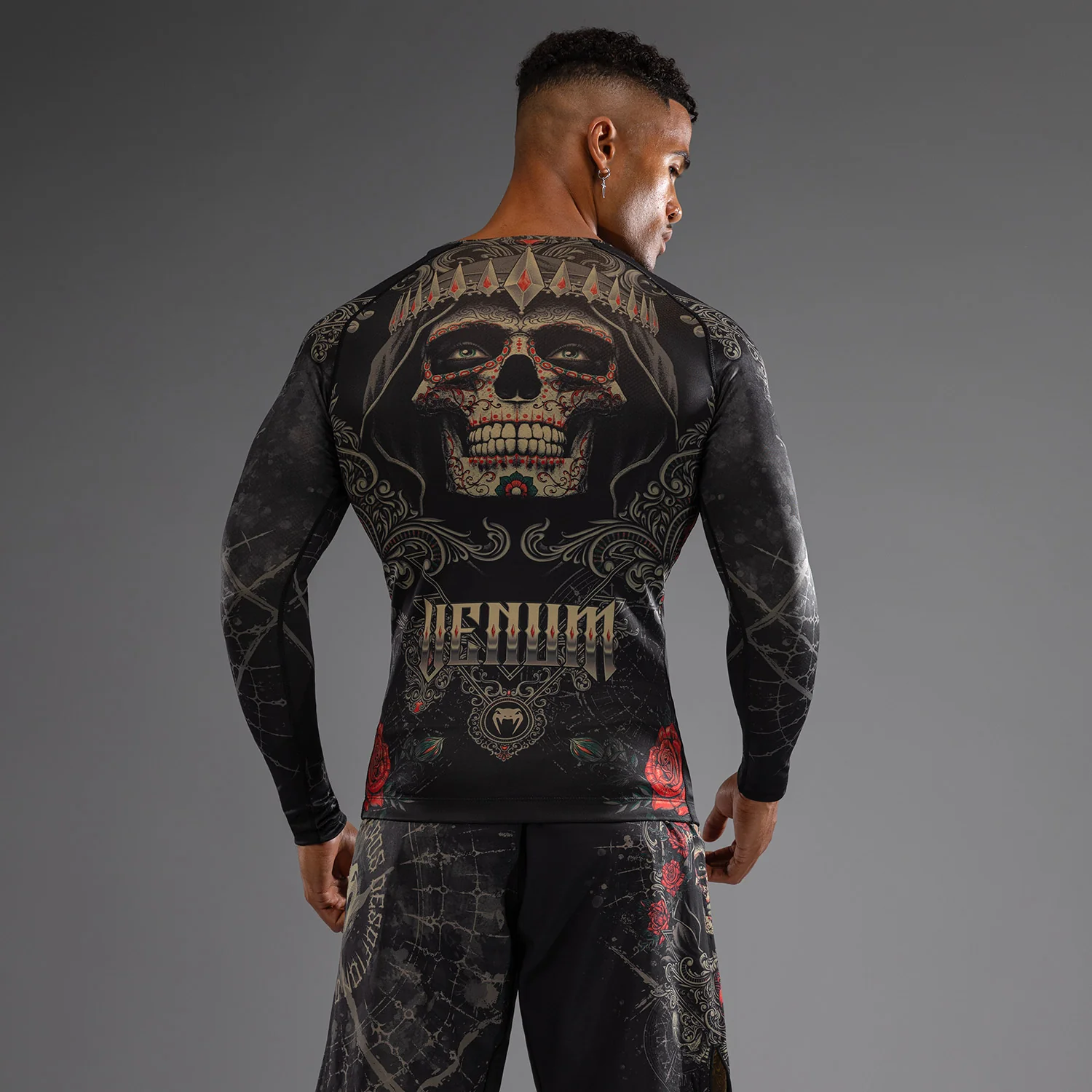 Venum Santa Muerte 5.0 Rashguard de Manga Larga para Hombre - Negro Profundo/Oro - Image 4