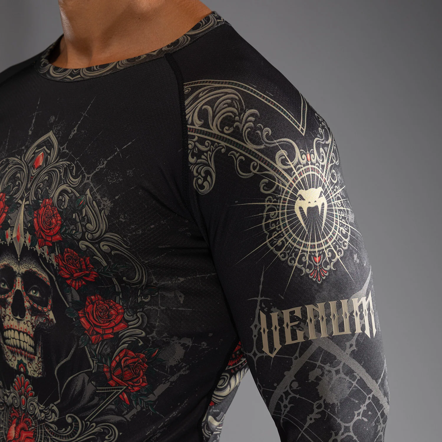 Venum Santa Muerte 5.0 Rashguard de Manga Larga para Hombre - Negro Profundo/Oro - Image 6